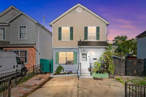 Homes For Sale - 608 Ocean Ave<br/> Hudson County, Jersey City, NJ 07305