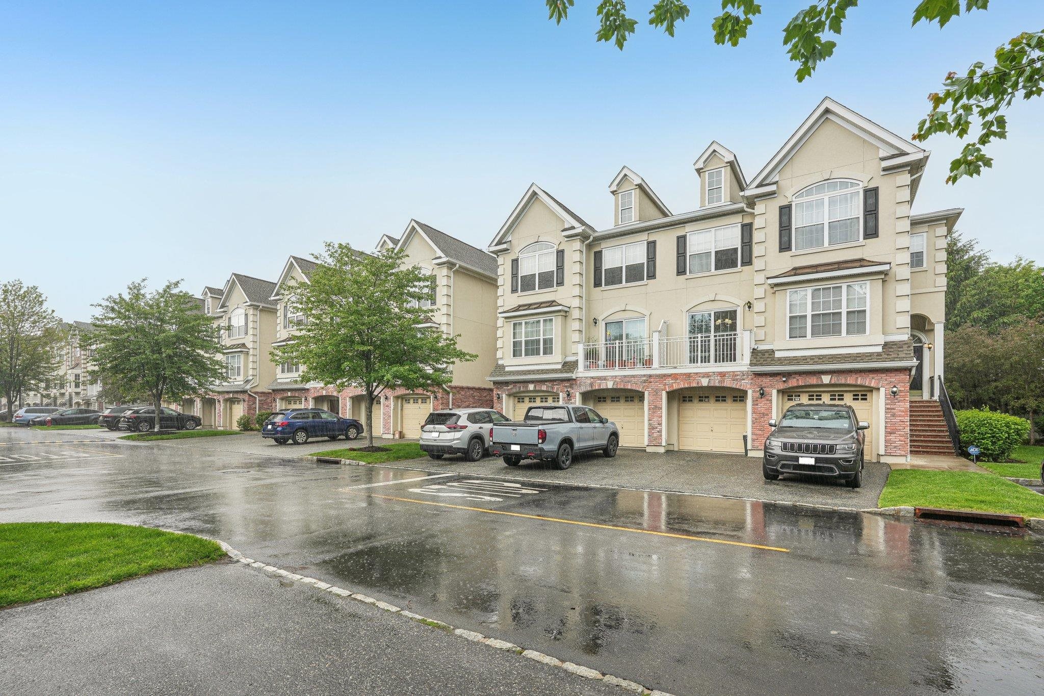 150 Blue Heron Dr, Secaucus, New Jersey image 1