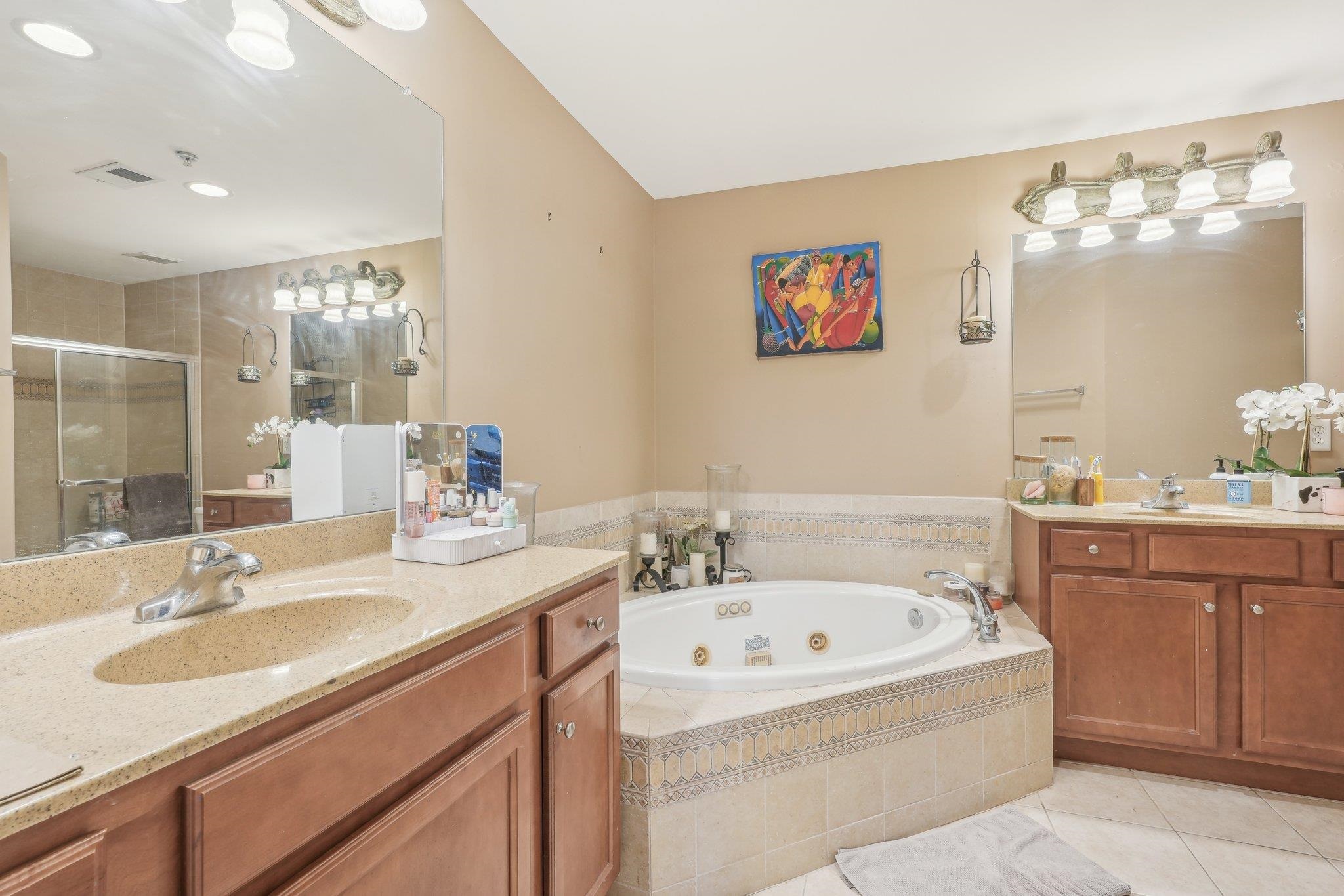 150 Blue Heron Dr, Secaucus, New Jersey image 18
