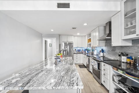 Condo For Sale - 206 Shearwater Ct West Ct #11<br/> Jersey City, NJ 07305