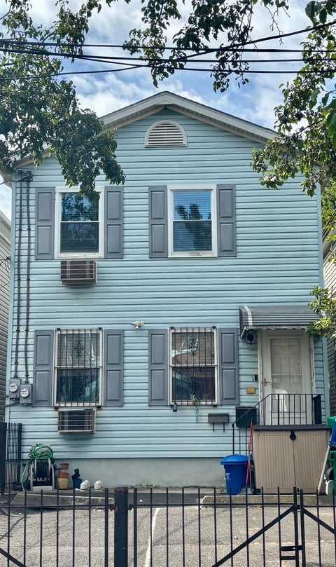 Apartment For Rent - 123 Orient Ave<br/> Hudson County, Jersey City, NJ 07305