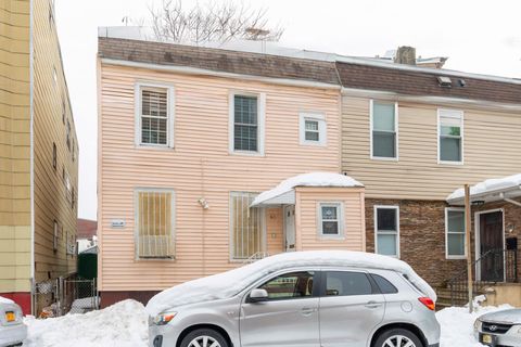 61 VROOM ST Jersey City NJ 07306