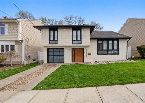 Homes For Sale - 32 Luhmann Terrace<br/> Secaucus, NJ 07094