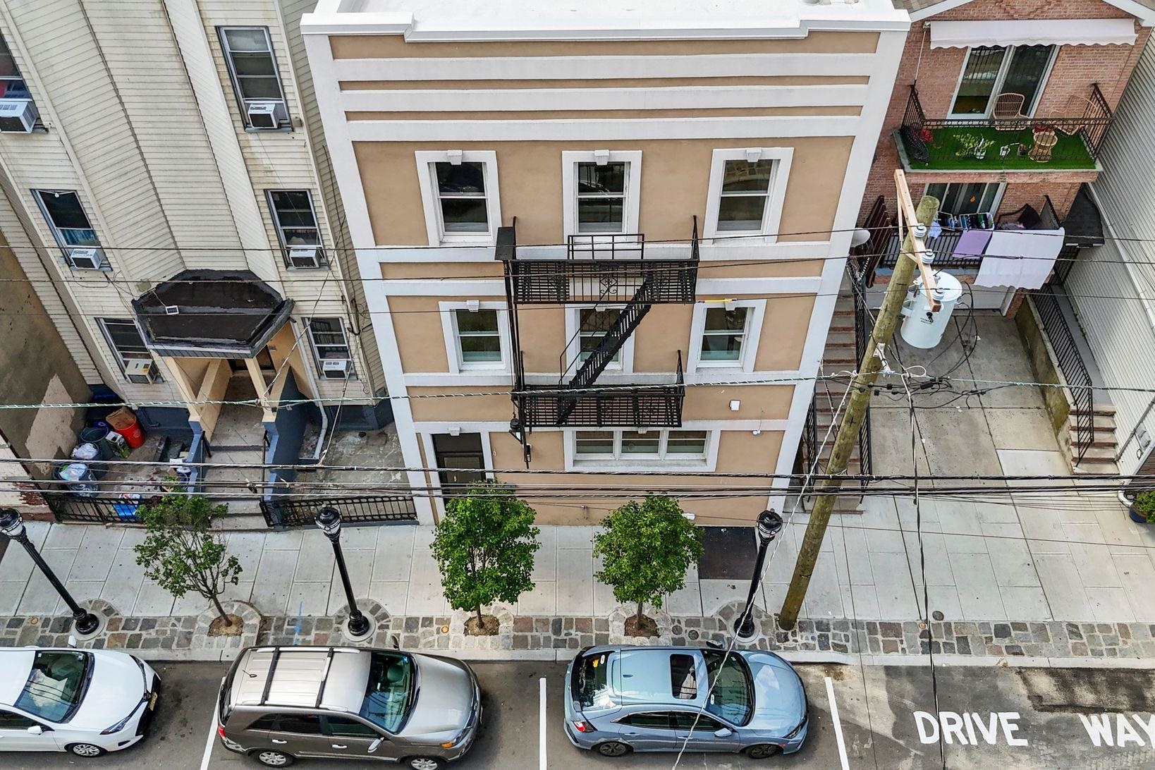 2505 CENTRAL AVE