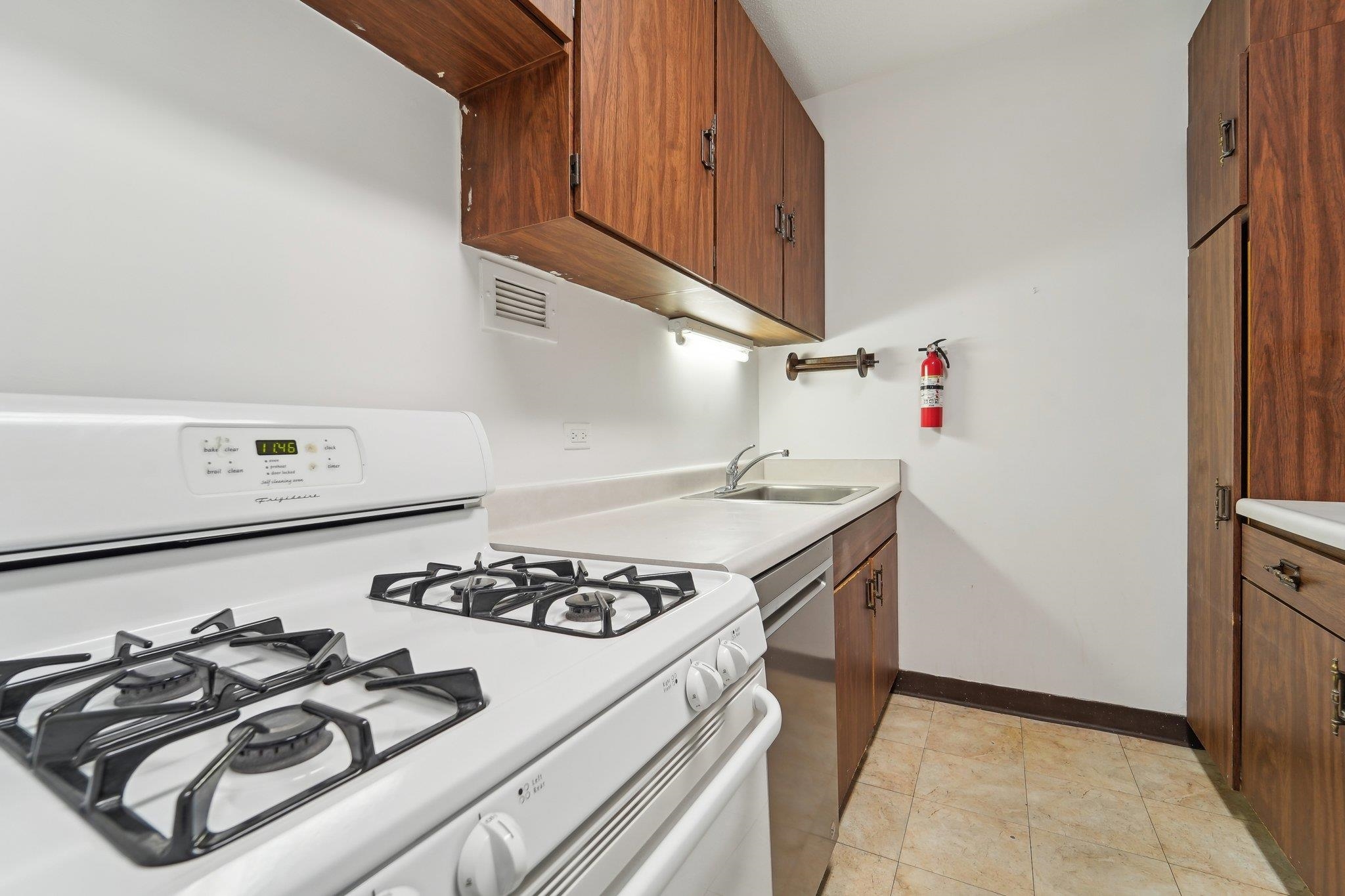 7004 Blvd East #16C, Guttenberg, New Jersey image 10