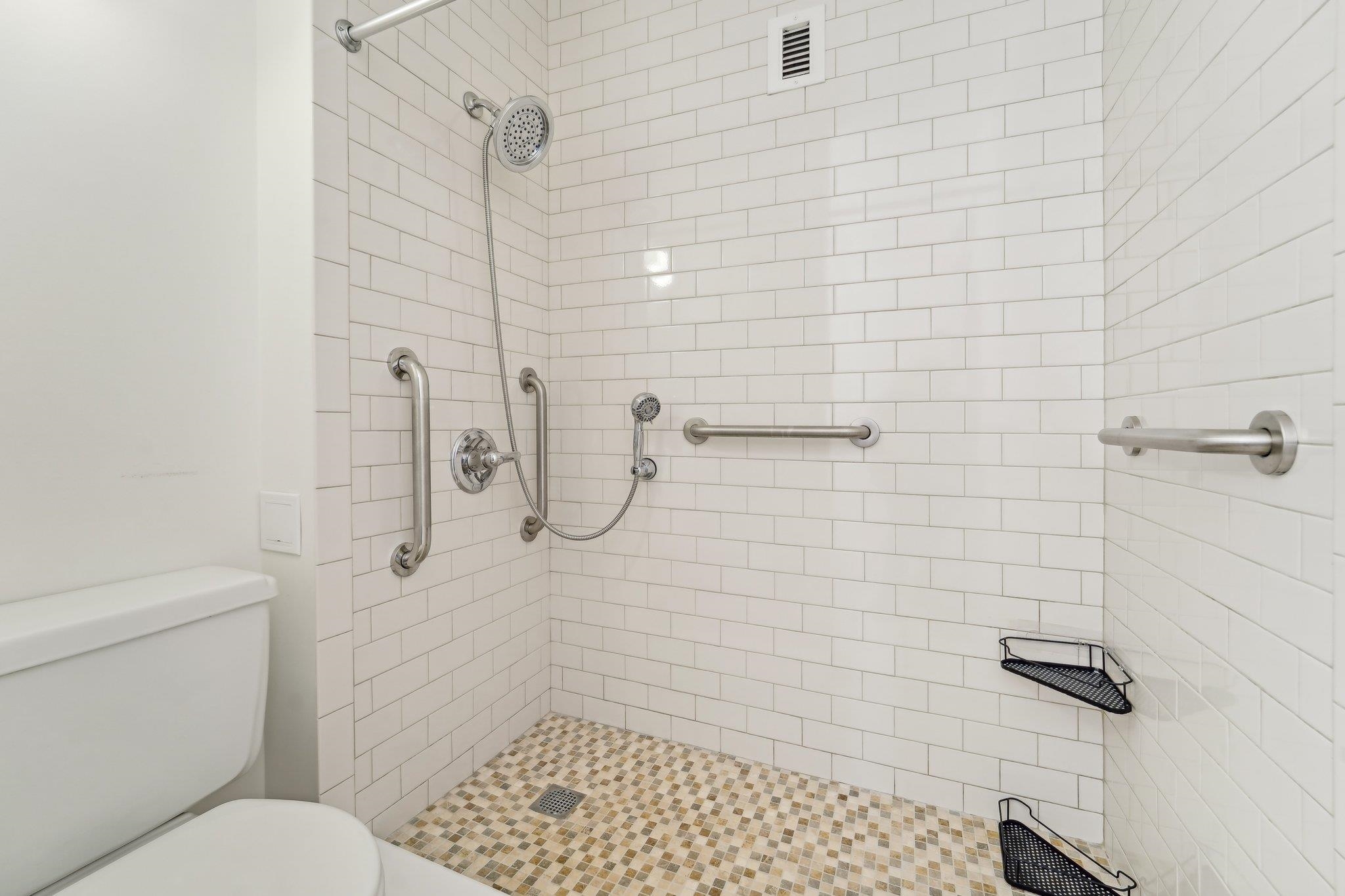 7004 Blvd East #16C, Guttenberg, New Jersey image 13