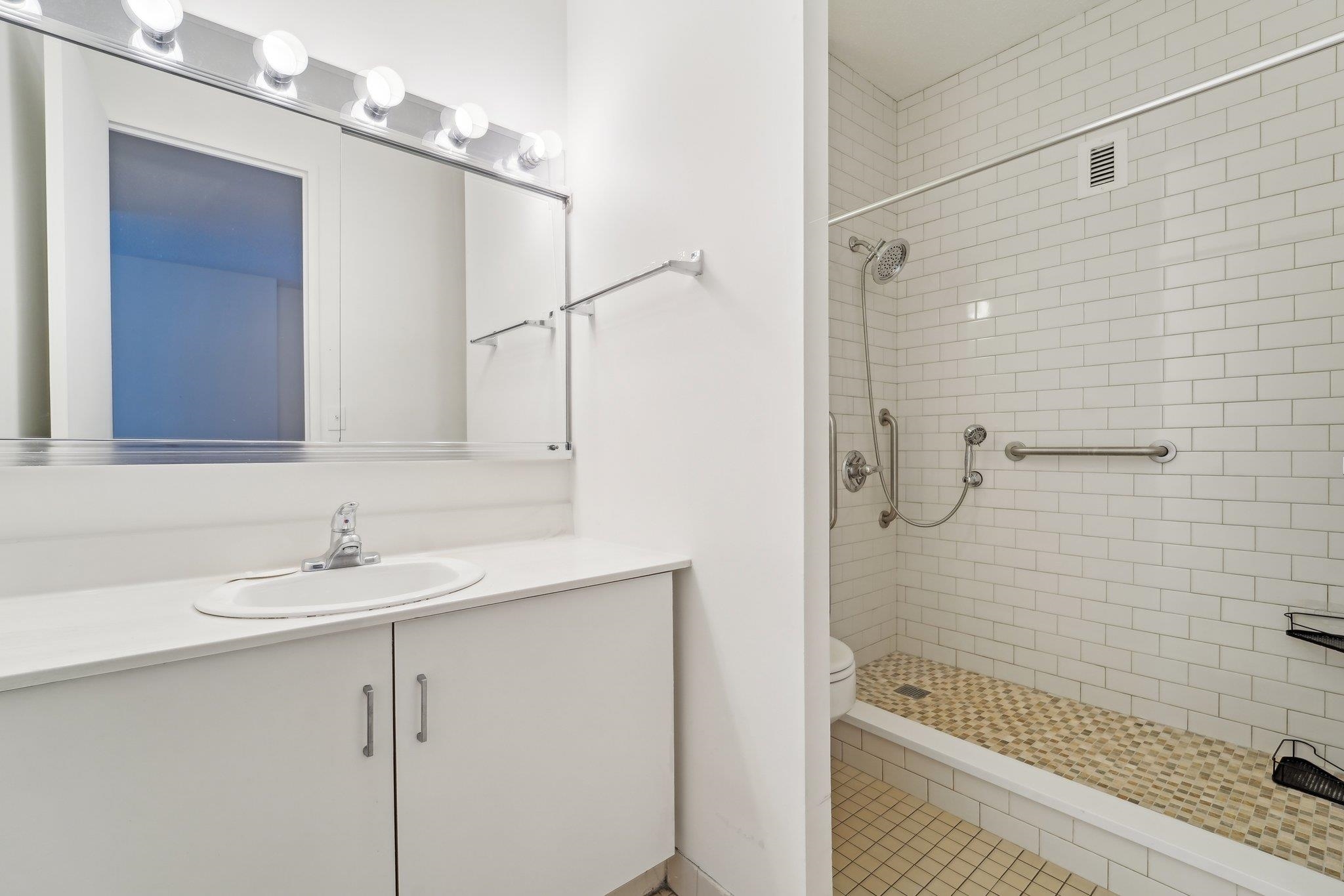 7004 Blvd East #16C, Guttenberg, New Jersey image 12
