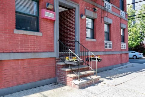 Homes For Rent - 461 4th St #1W<br/> Hoboken, NJ 07030