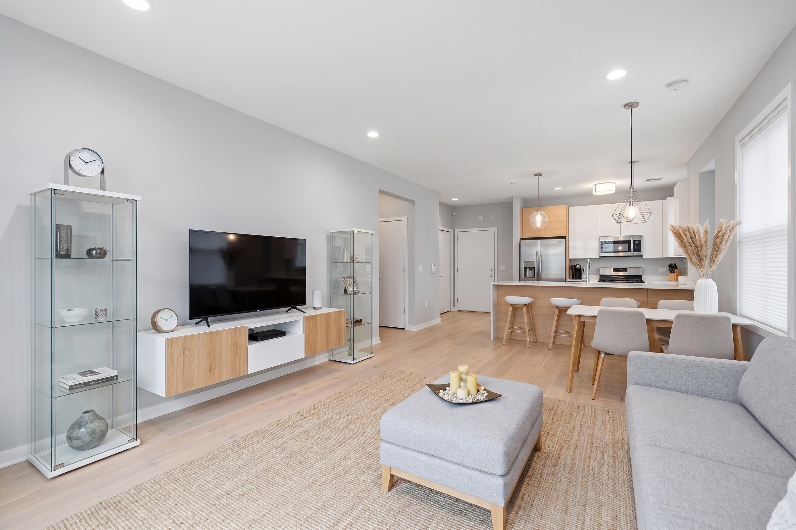 443 2ND ST 313