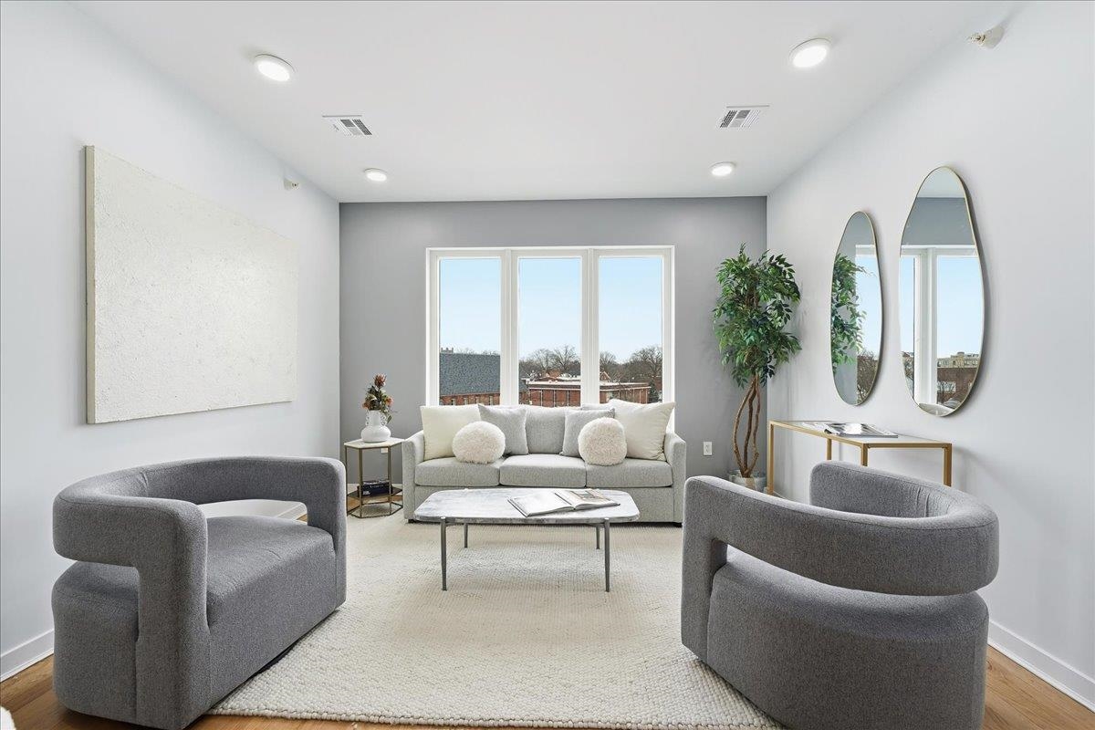 660 BLOOMFIELD AVE 402