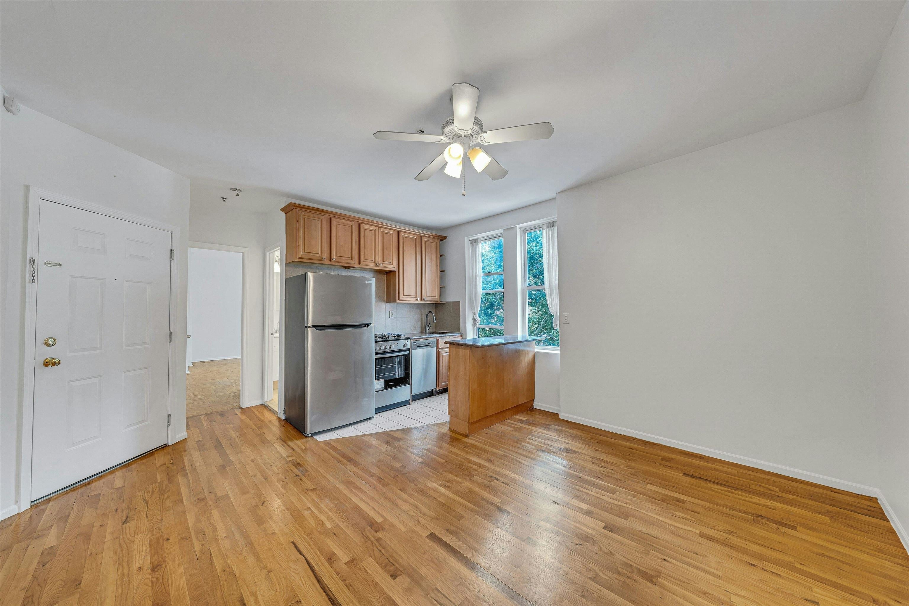 734 ADAMS ST 4C