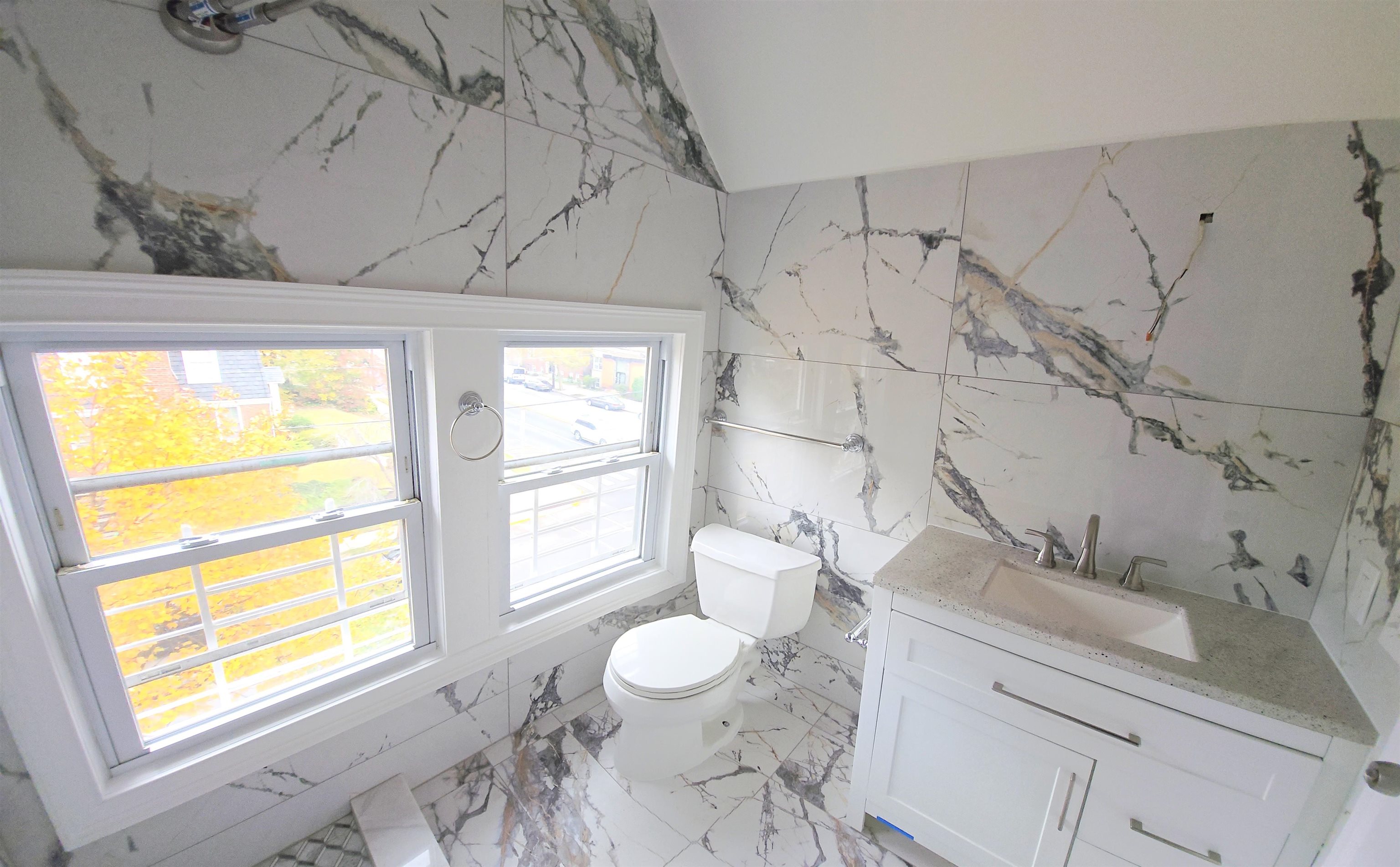 Bayonne, New Jersey 07002, United States, 2 Bedrooms Bedrooms, ,2 BathroomsBathrooms,Residential,Active,240619