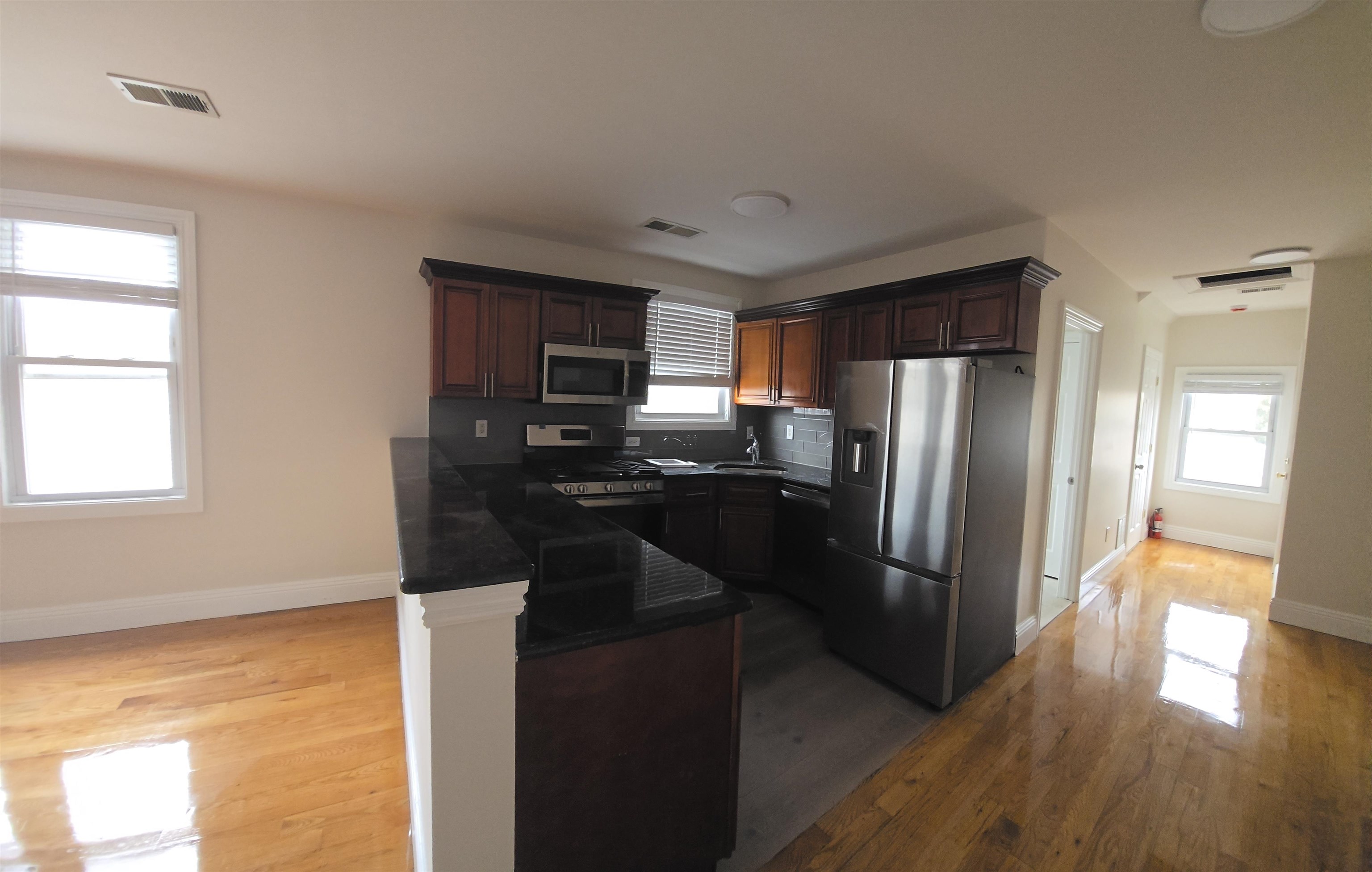 Bayonne, New Jersey 07002, United States, 2 Bedrooms Bedrooms, ,2 BathroomsBathrooms,Residential,Active,240619