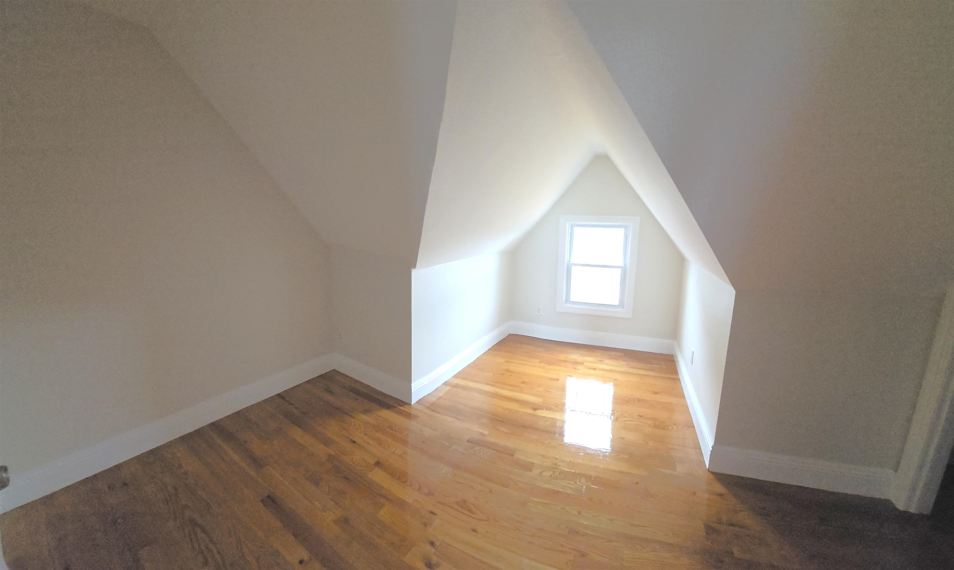 Bayonne, New Jersey 07002, United States, 2 Bedrooms Bedrooms, ,2 BathroomsBathrooms,Residential,Active,240619