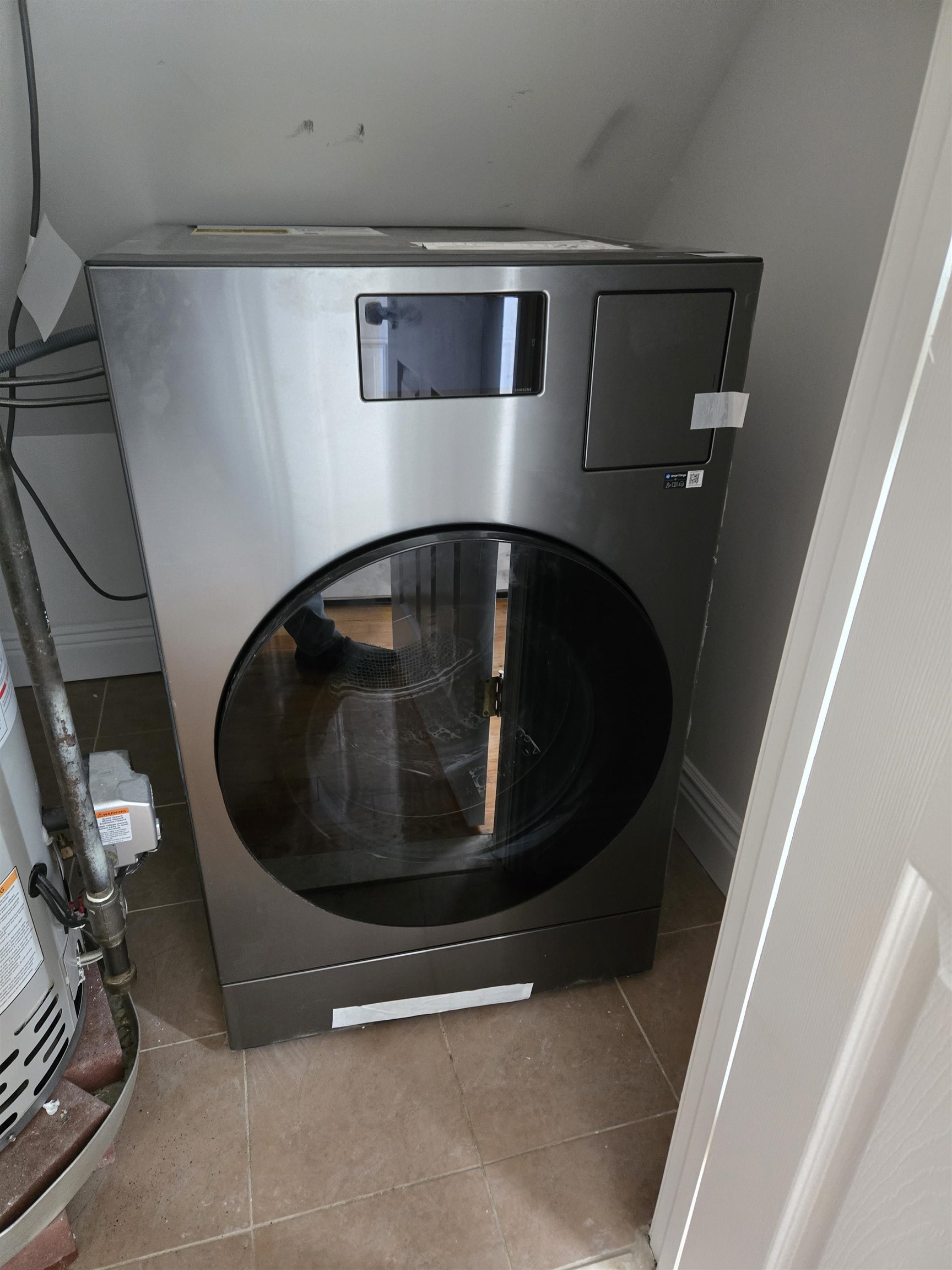 Bayonne, New Jersey 07002, United States, 2 Bedrooms Bedrooms, ,2 BathroomsBathrooms,Residential,Active,240619