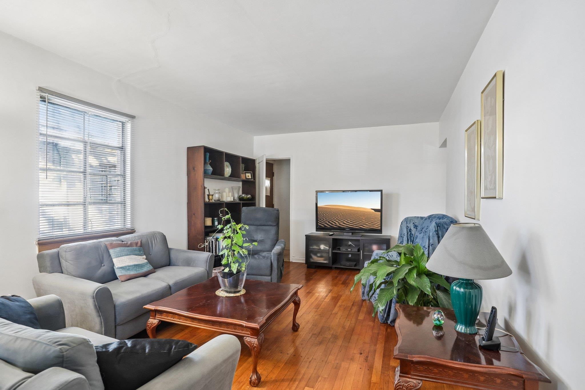 261 GARFIELD AVE