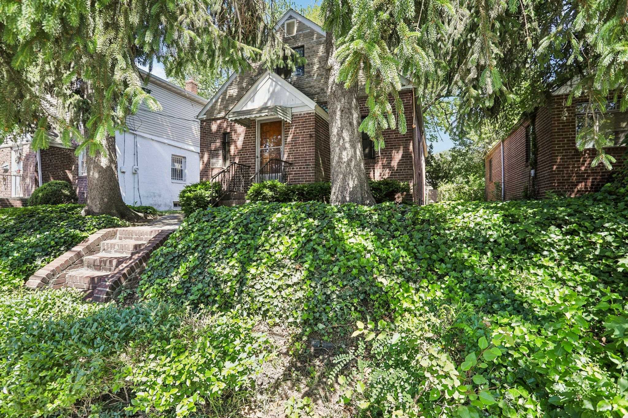 261 GARFIELD AVE