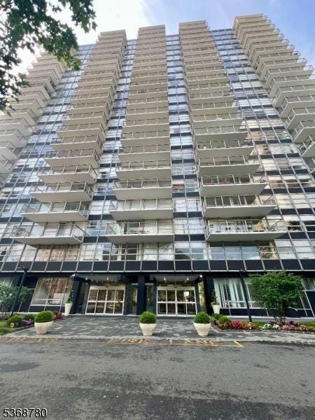 Condo For Sale - 6050 Blvd East #12D<br/> West New York, NJ 07093