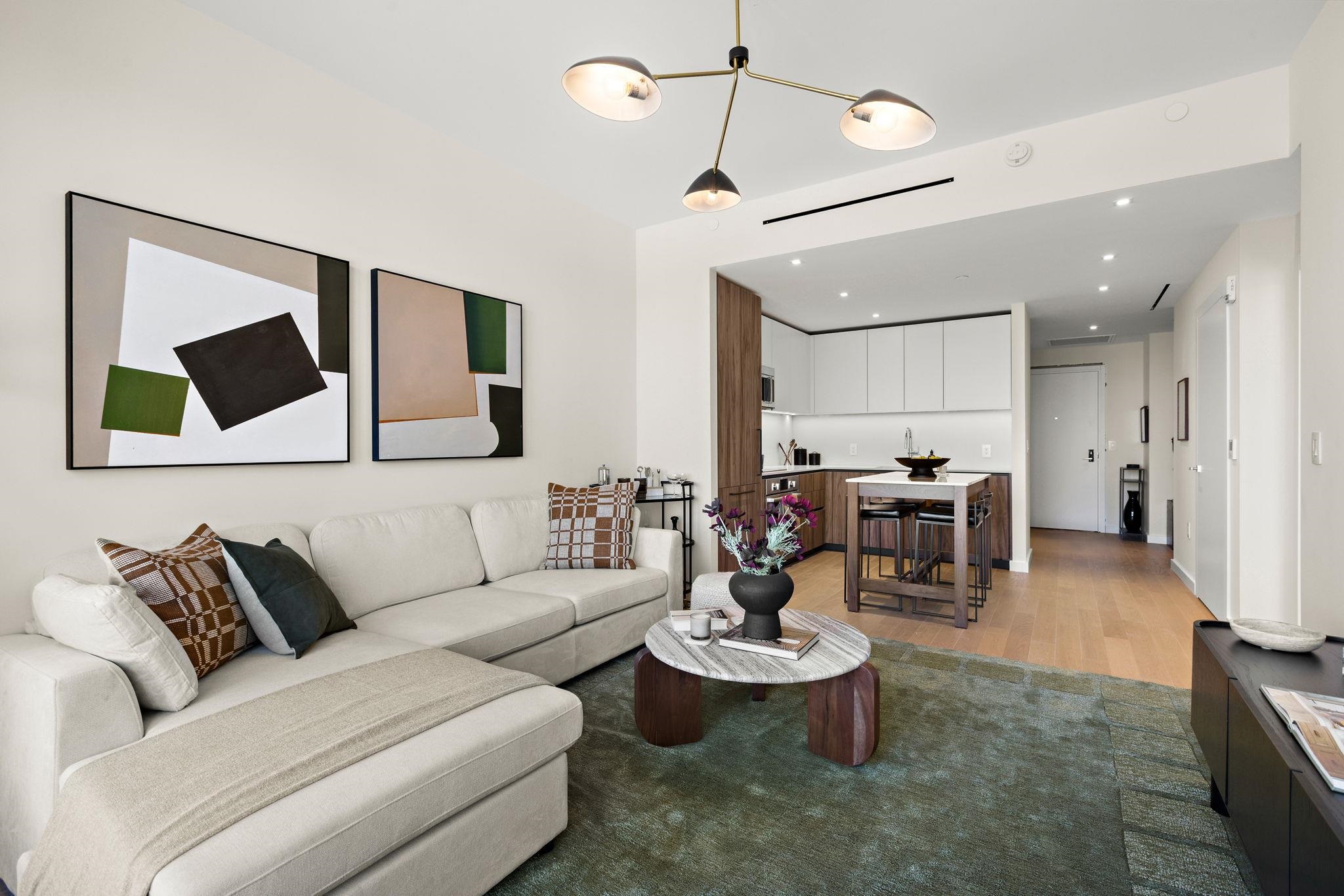 387 8TH ST 2K