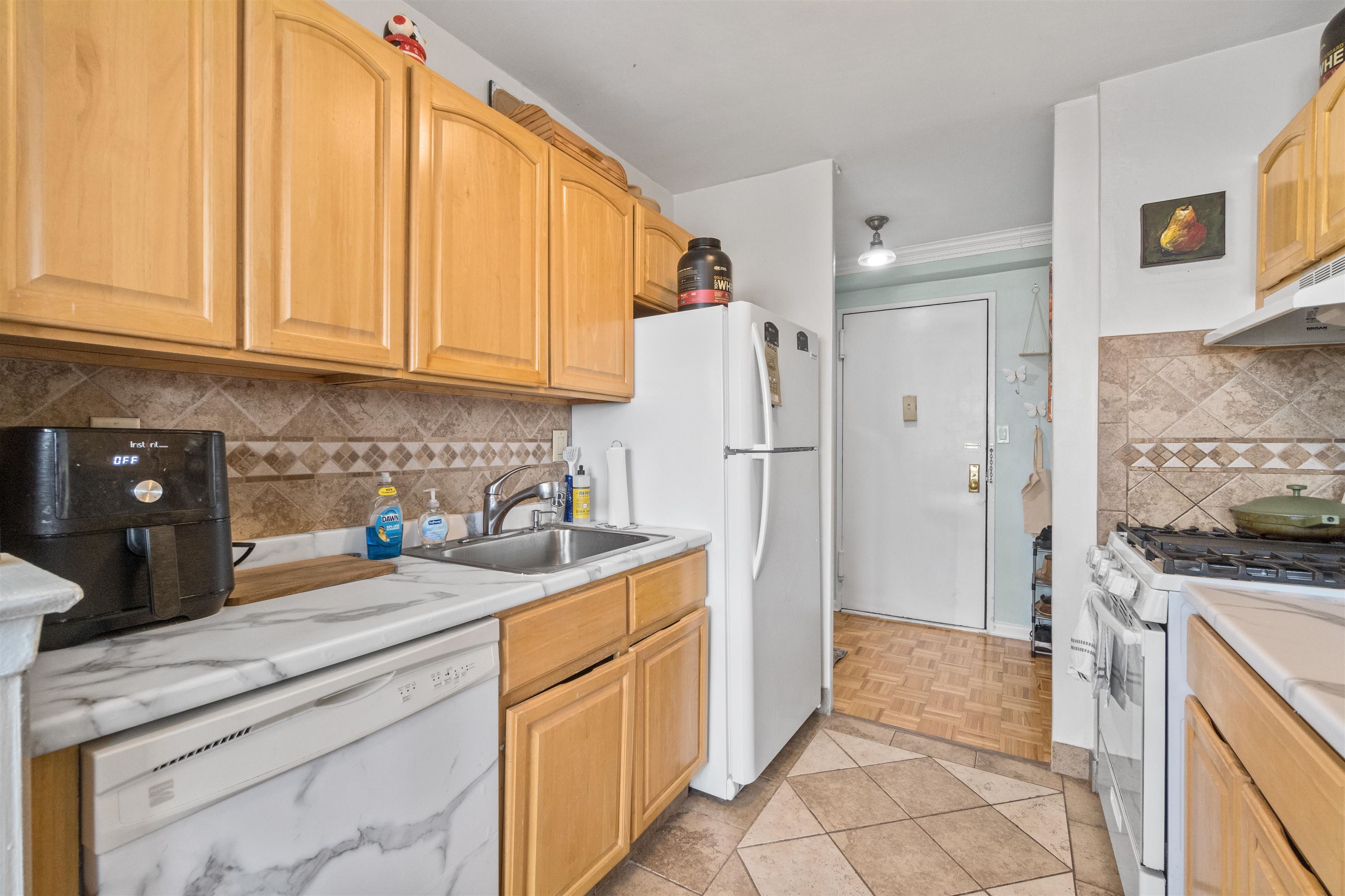 1225 Kennedy Blvd #1D, Bayonne, New Jersey image 11
