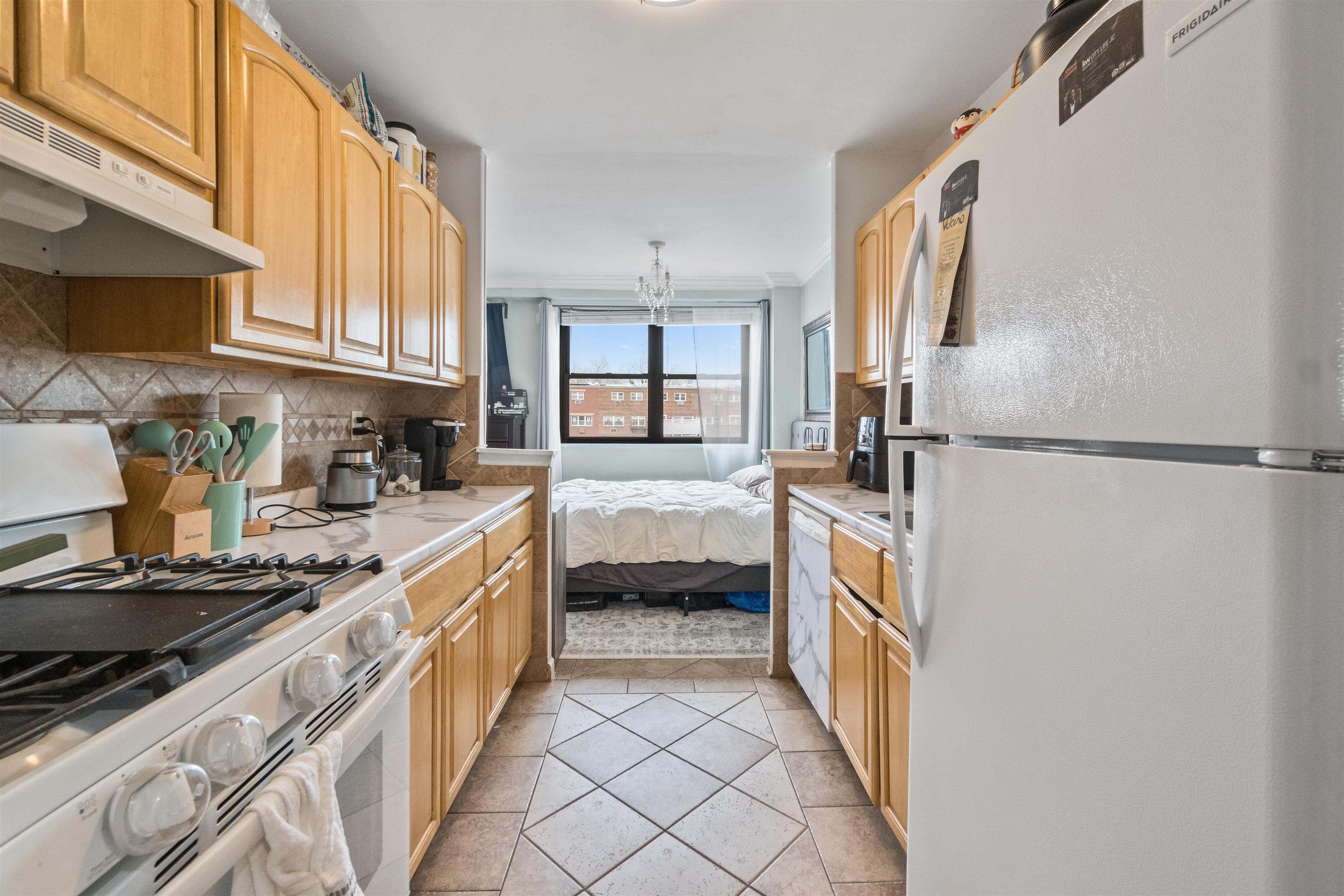1225 Kennedy Blvd #1D, Bayonne, New Jersey image 9