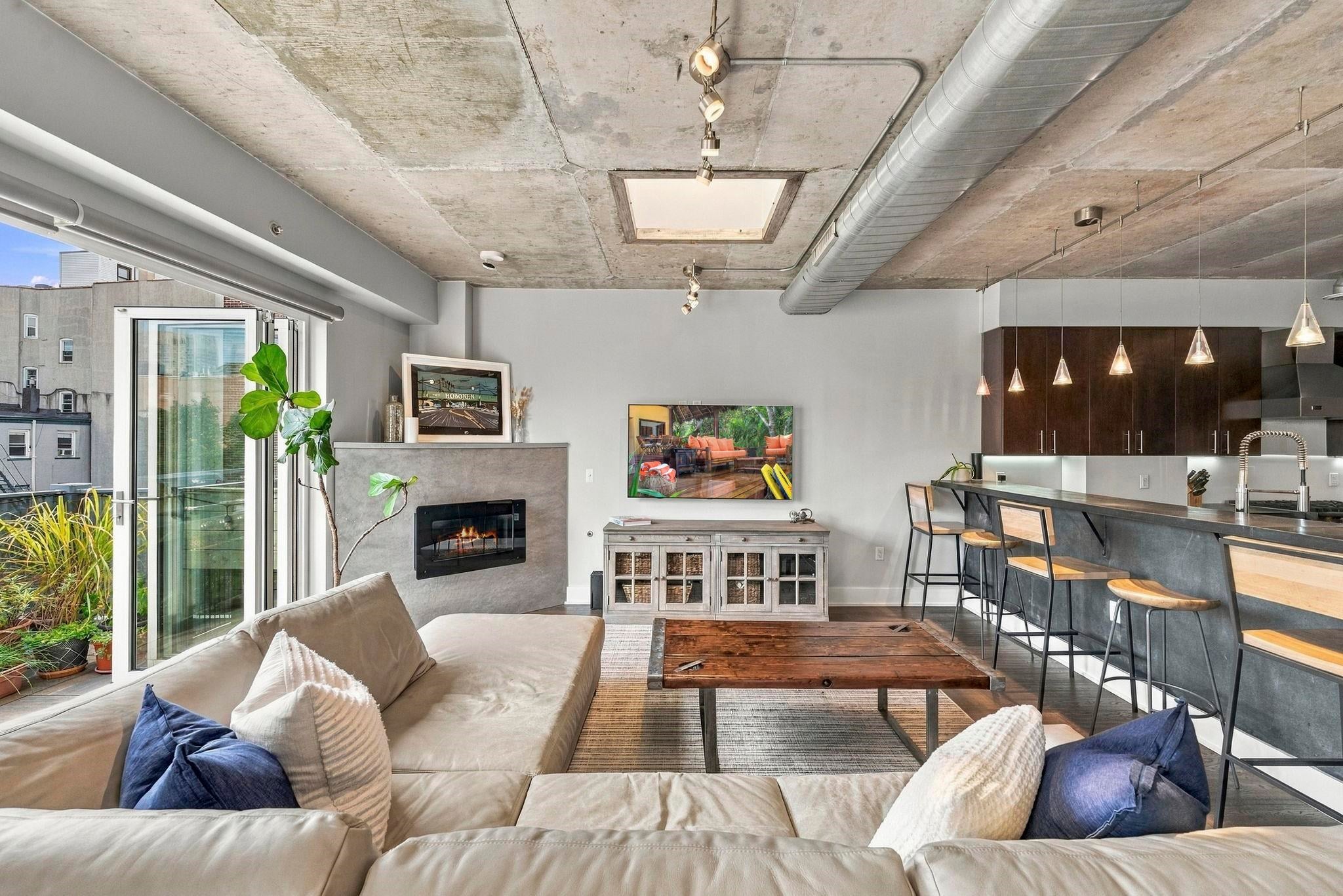113-117 GARDEN ST PHB