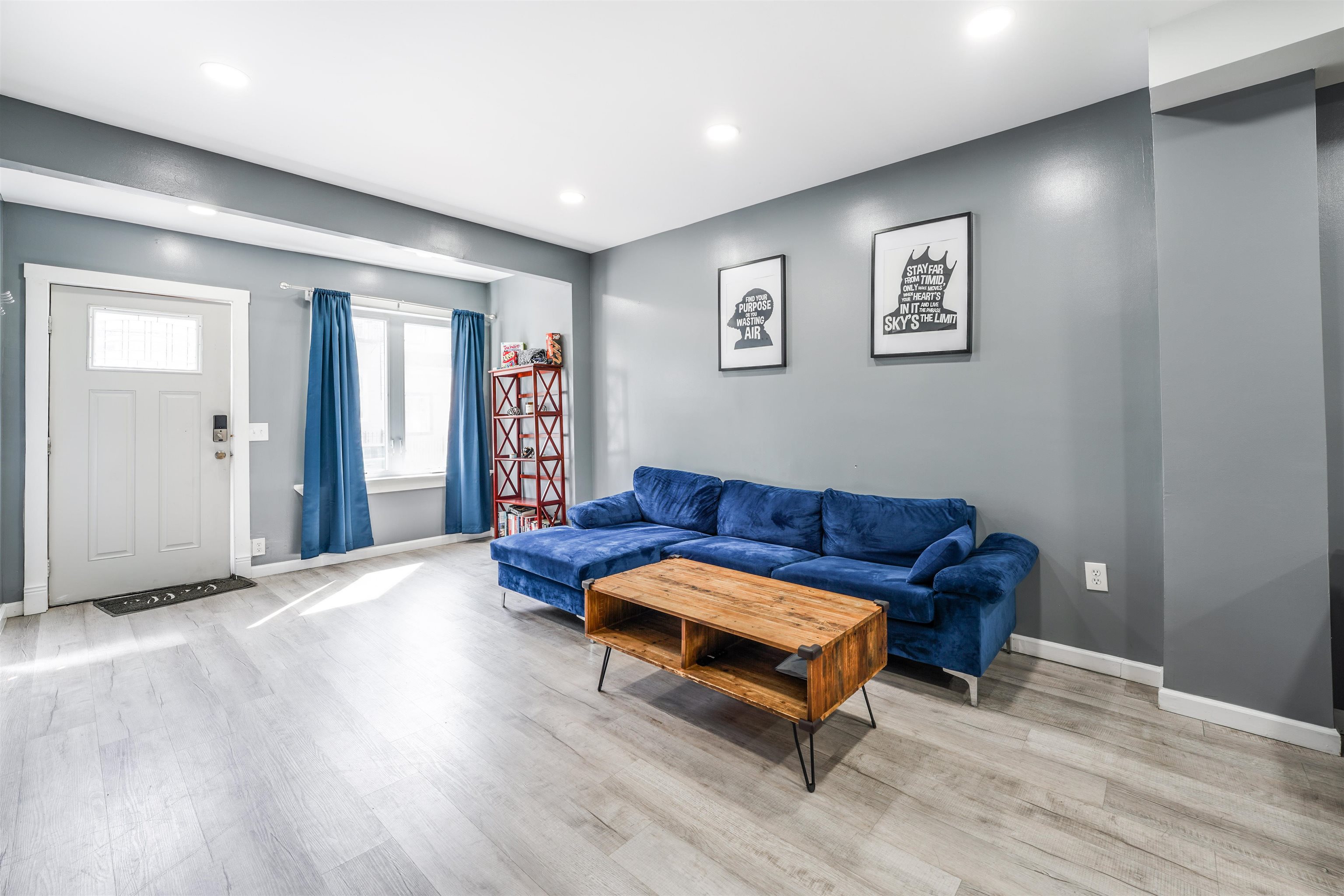 141 Van Horne St, Jersey City, New Jersey image 5