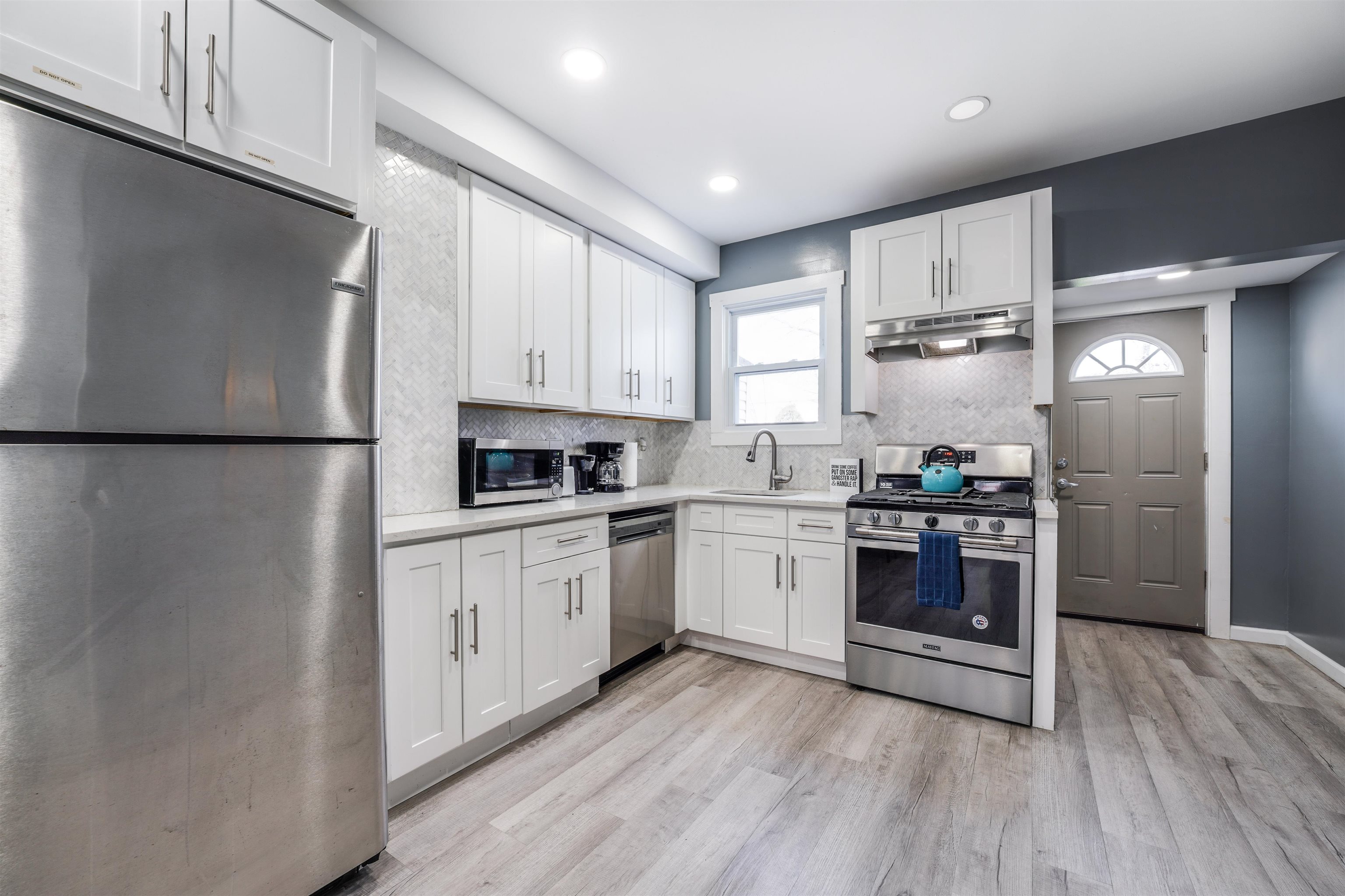 141 Van Horne St, Jersey City, New Jersey image 11