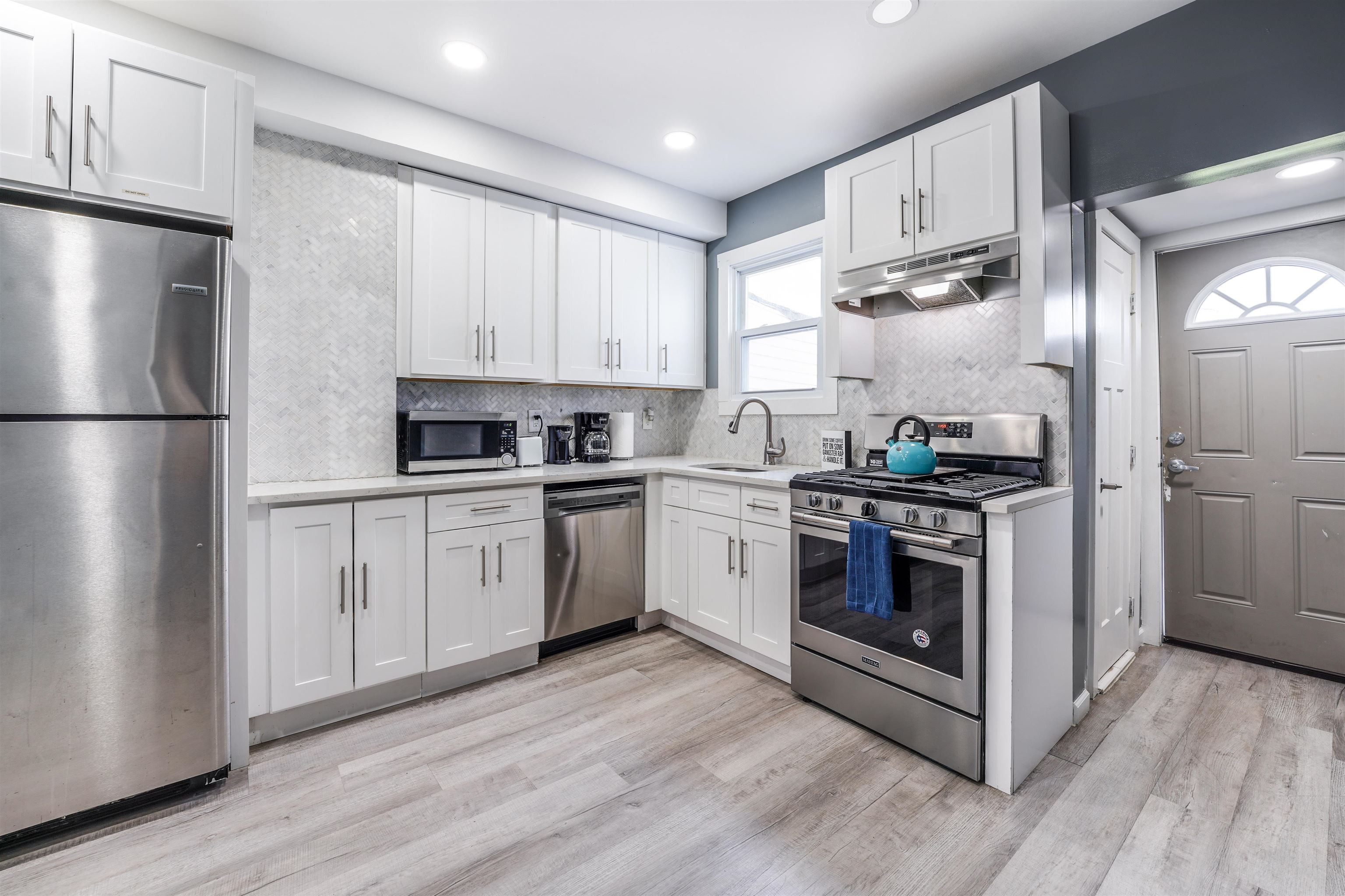 141 Van Horne St, Jersey City, New Jersey image 14