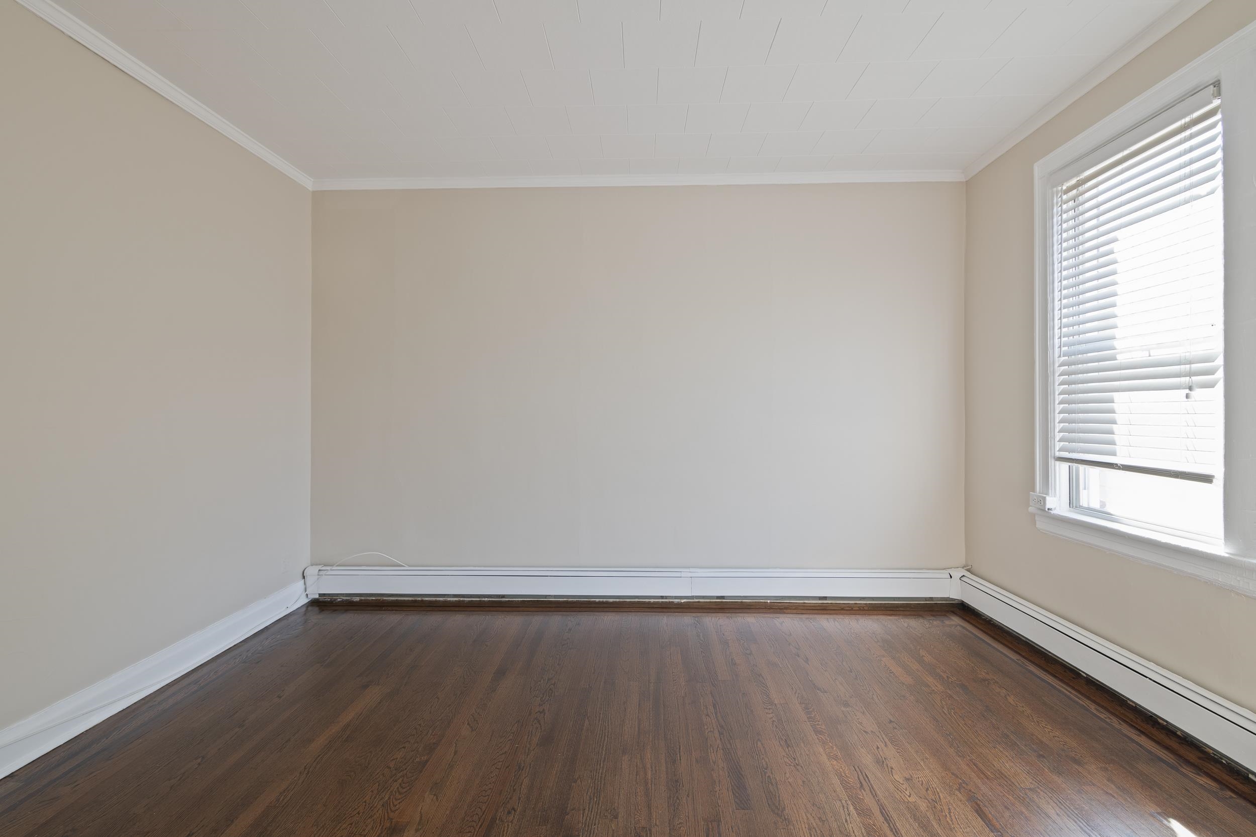 Bayonne, New Jersey 07002, United States, 4 Bedrooms Bedrooms, ,4 BathroomsBathrooms,Residential,Pending,62981