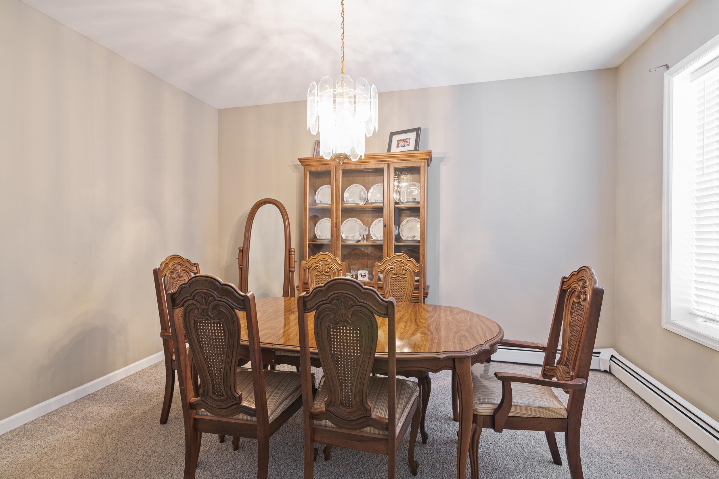 Bayonne, New Jersey 07002, United States, 4 Bedrooms Bedrooms, ,4 BathroomsBathrooms,Residential,Pending,62981