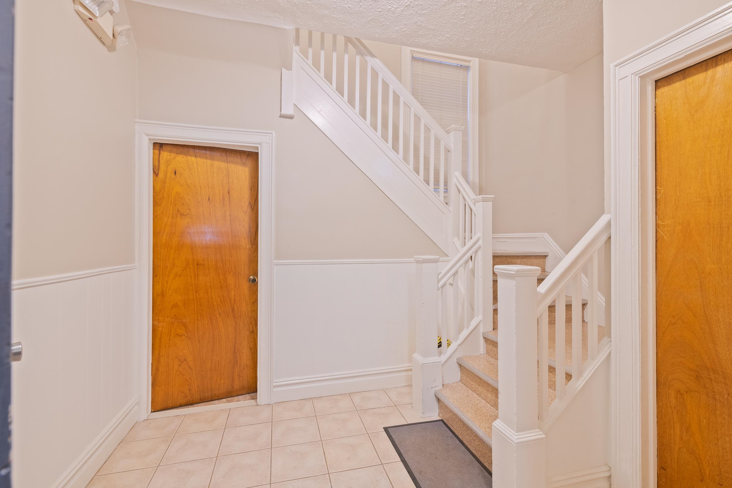 Bayonne, New Jersey 07002, United States, 4 Bedrooms Bedrooms, ,4 BathroomsBathrooms,Residential,Pending,62981