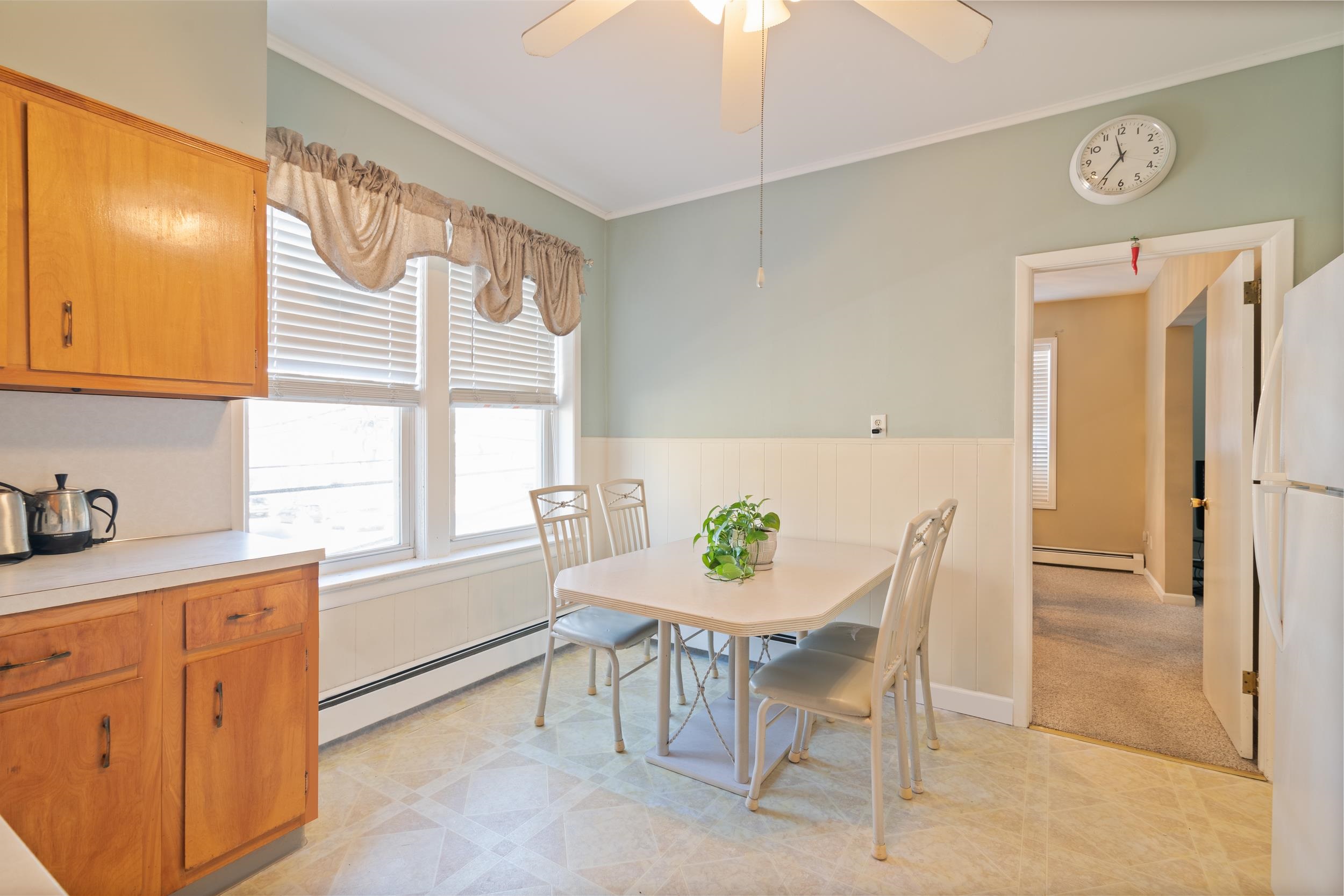 Bayonne, New Jersey 07002, United States, 4 Bedrooms Bedrooms, ,4 BathroomsBathrooms,Residential,Pending,62981