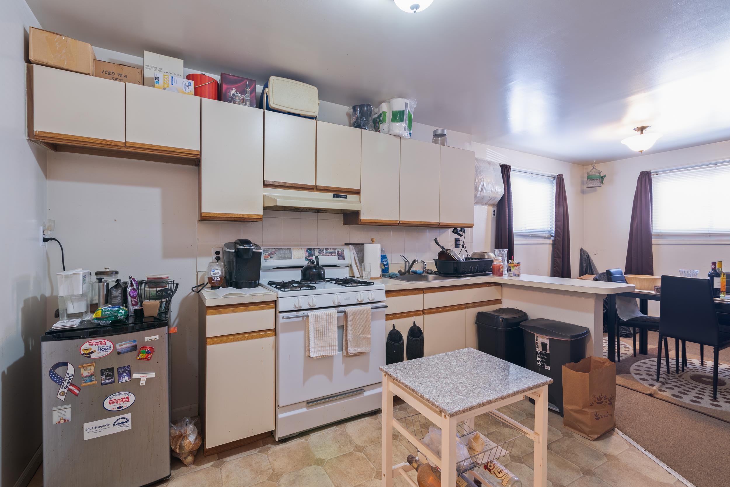 Bayonne, New Jersey 07002, United States, 4 Bedrooms Bedrooms, ,4 BathroomsBathrooms,Residential,Pending,62981