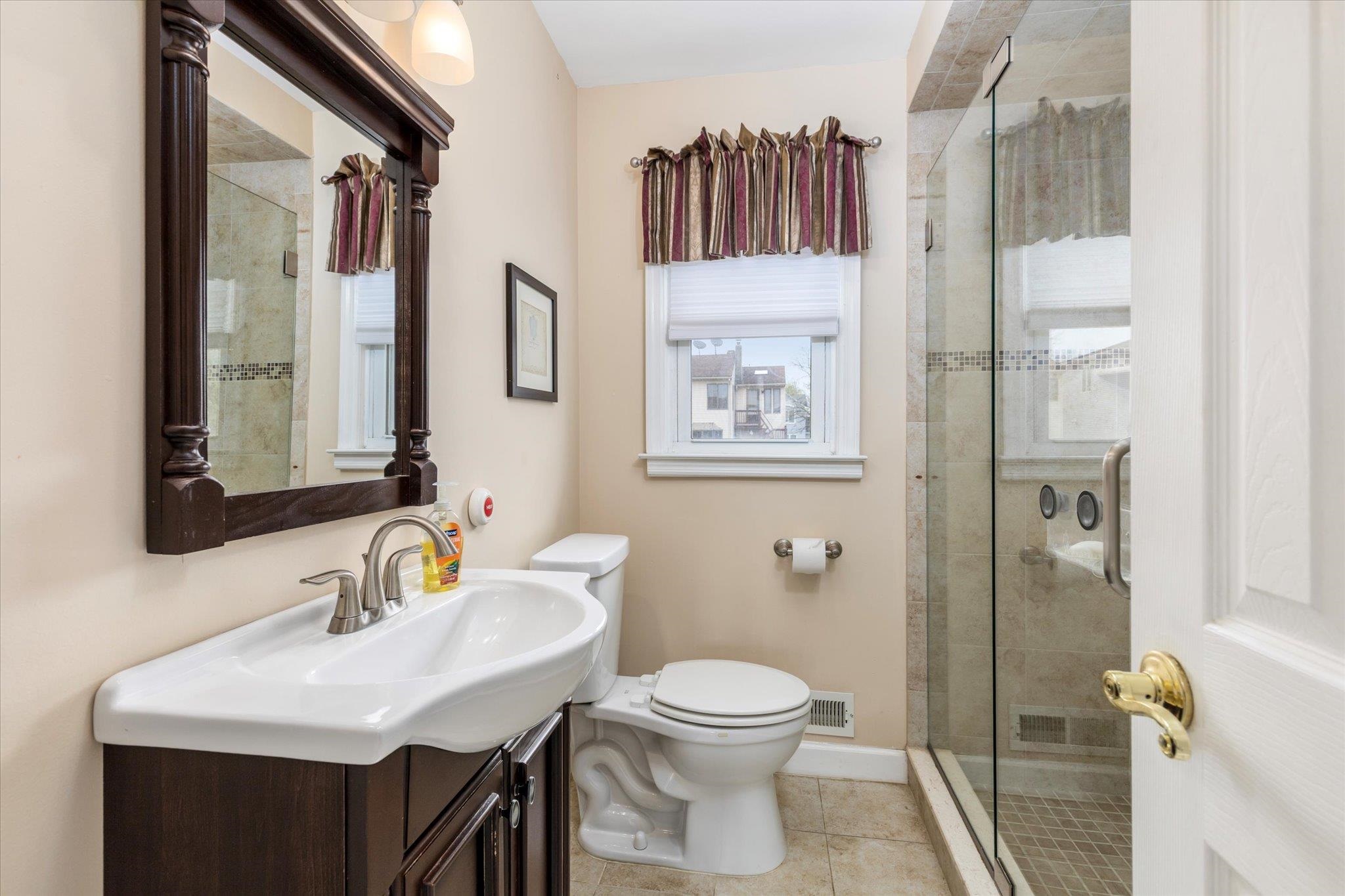 237 Julianne Terrace, Secaucus, New Jersey image 16