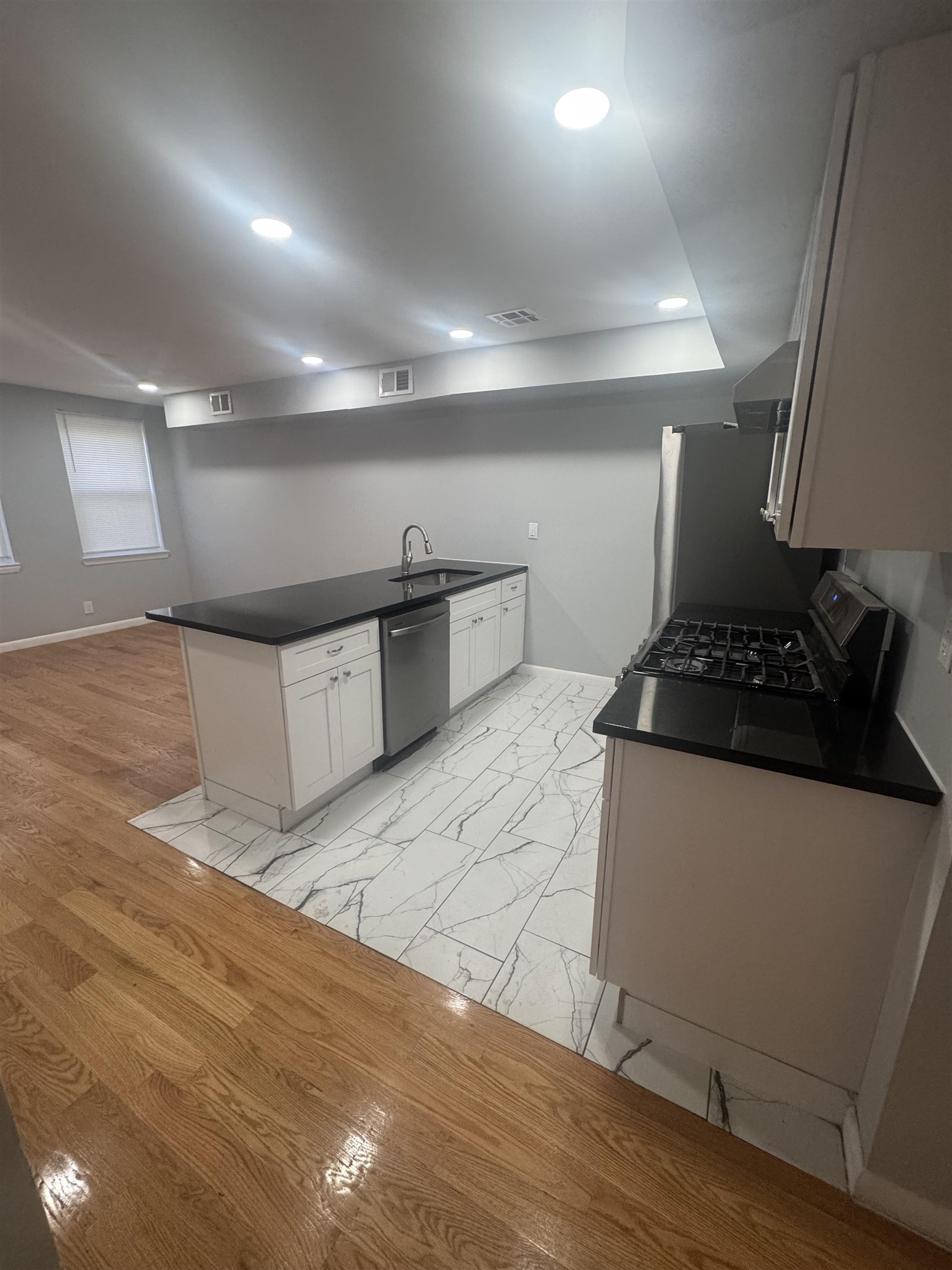 804 Grand St, Jersey City, New Jersey image 4
