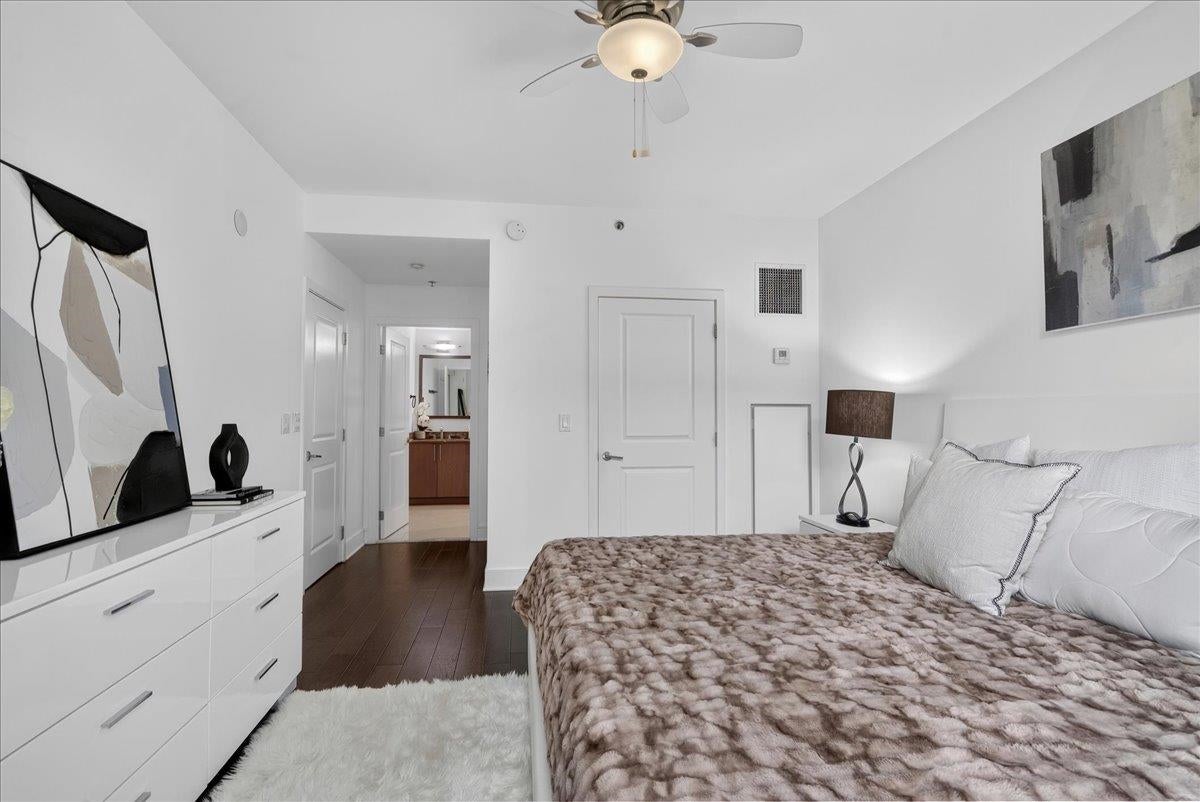 1100 MAXWELL LANE 422