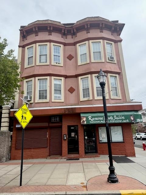 Condo For Sale - 1300 Central Ave #1<br/> Hudson County, Union City, NJ 07087