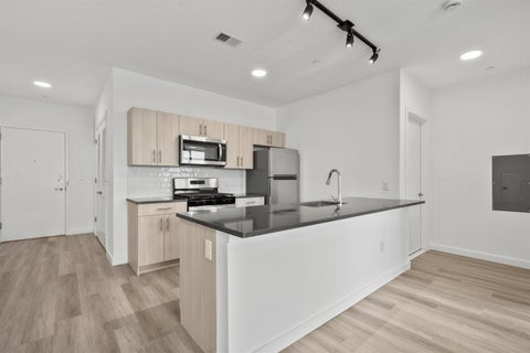 Homes For Rent - 117 Prospect Ave #305<br/> Hudson County, Bayonne, NJ 07002