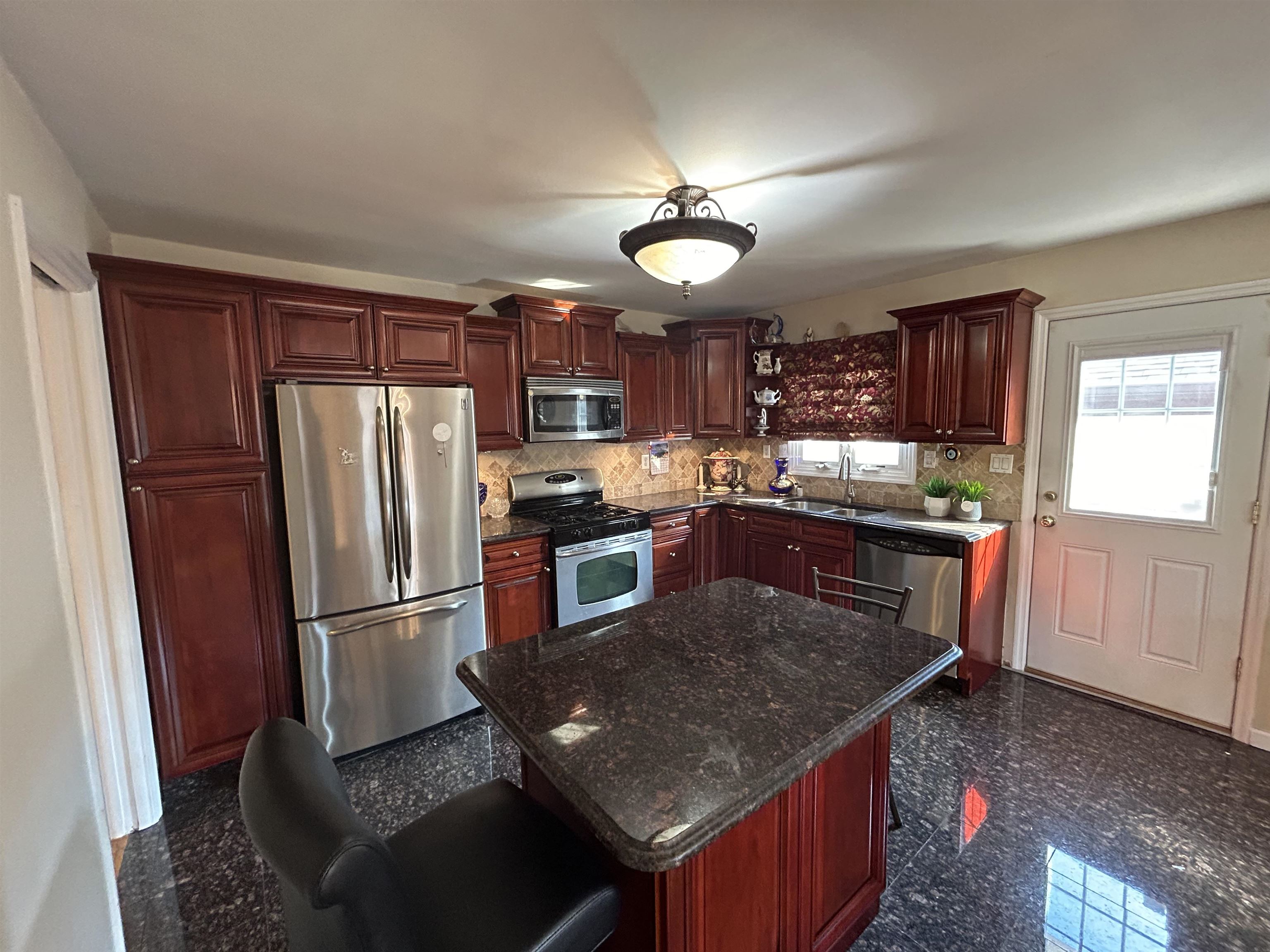 699 Elm Ave, Ridgefield, New Jersey image 11