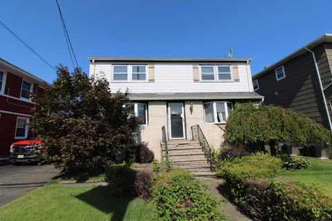 Homes For Sale - 1133 Stonewall Lane<br/> Secaucus, NJ 07094