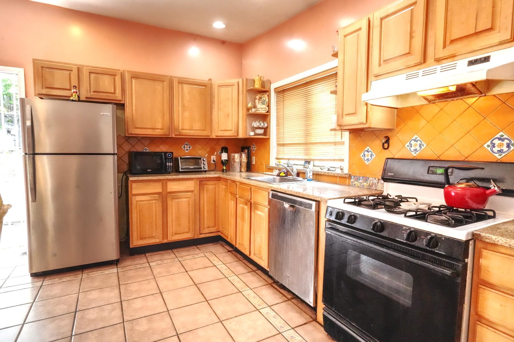 7502 Cottage Ave, North Bergen, New Jersey image 5