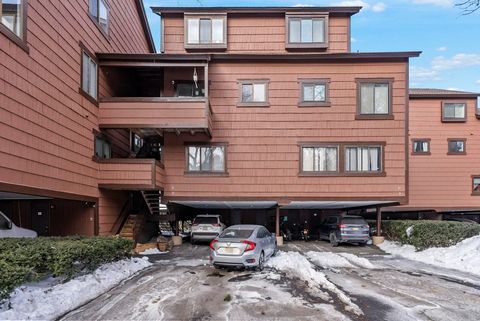 Condo For Sale - 9 Marina Key<br/> Secaucus, NJ 07094