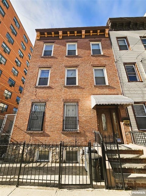 Multifamily For Sale - 29 Orchard St<br/> Jersey City, NJ 07306