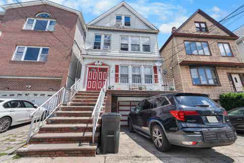Homes For Rent - 13 West 27th St #2<br/> Bayonne, NJ 07002