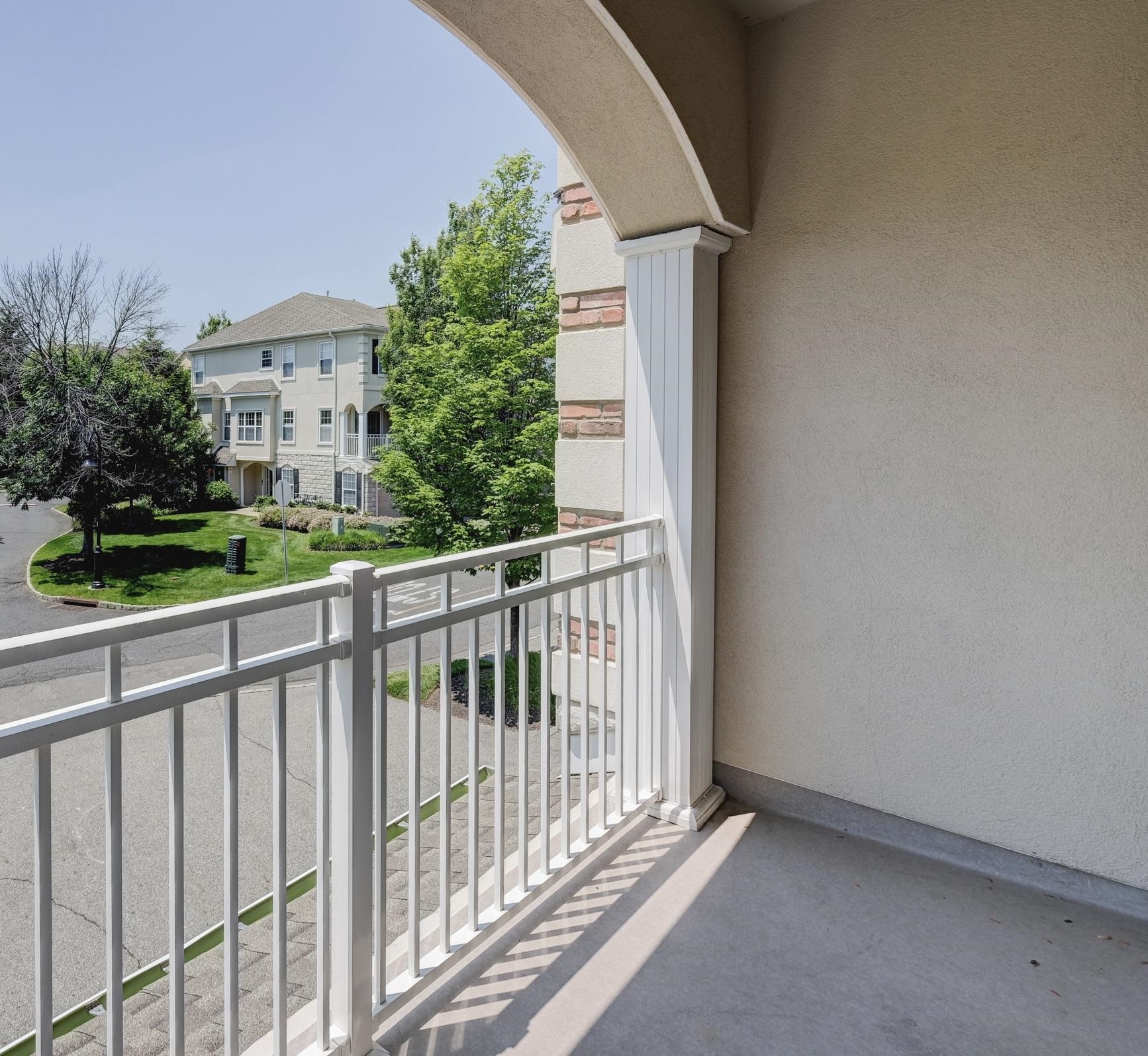 27 Mallard Pl, Secaucus, New Jersey image 15