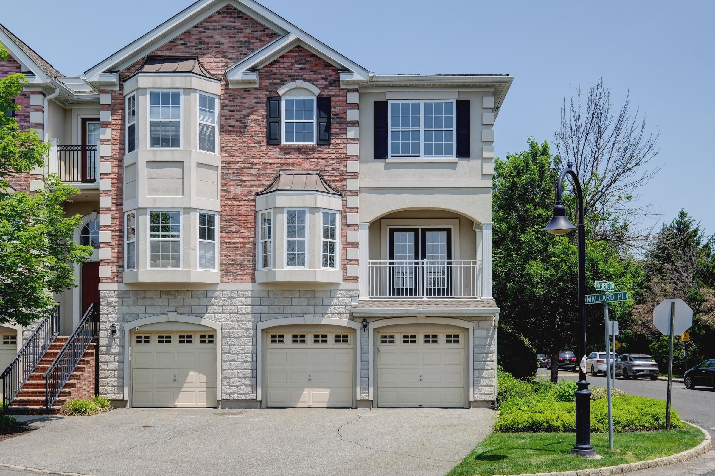 27 Mallard Pl, Secaucus, New Jersey image 43