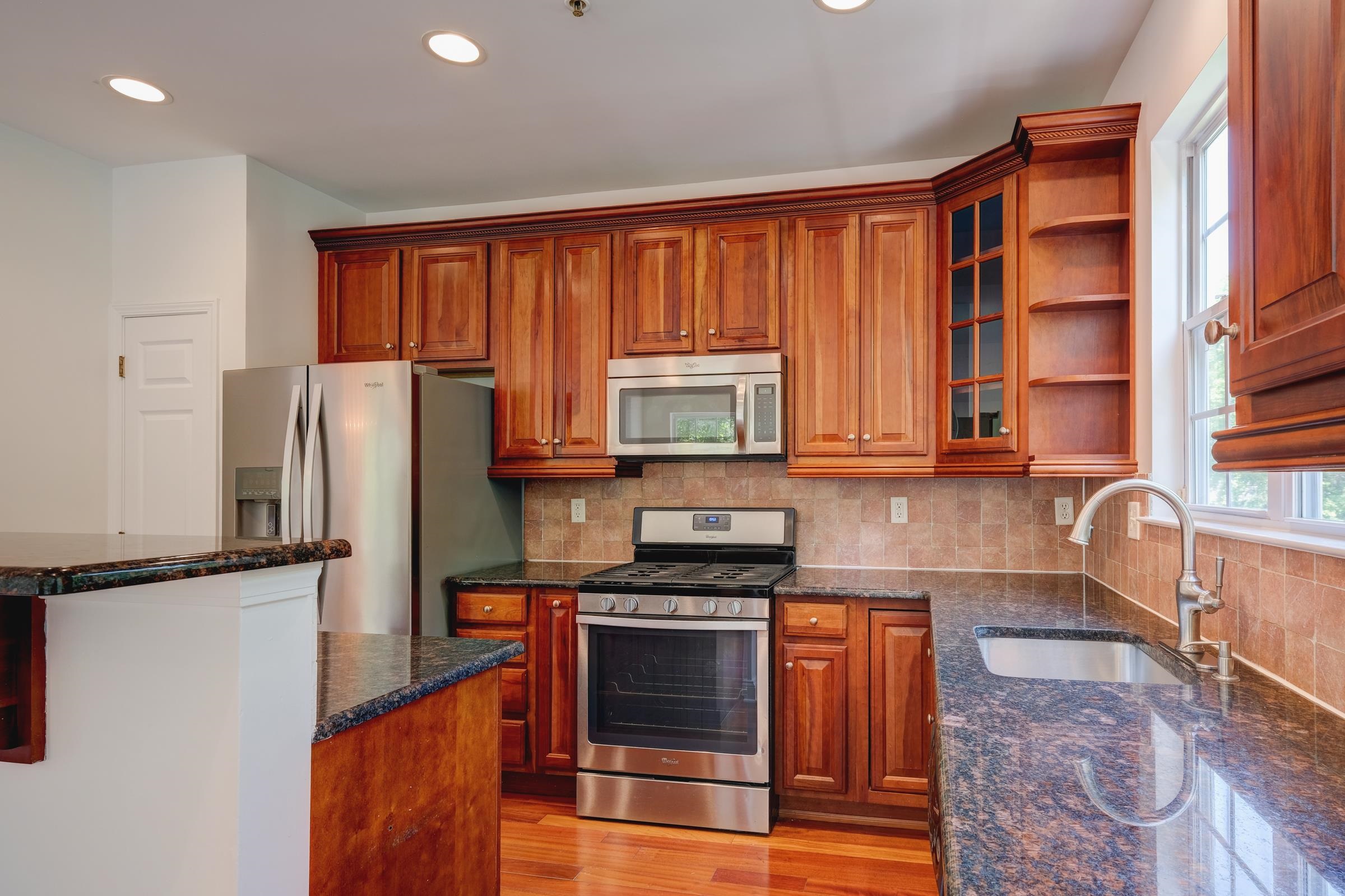 27 Mallard Pl, Secaucus, New Jersey image 7