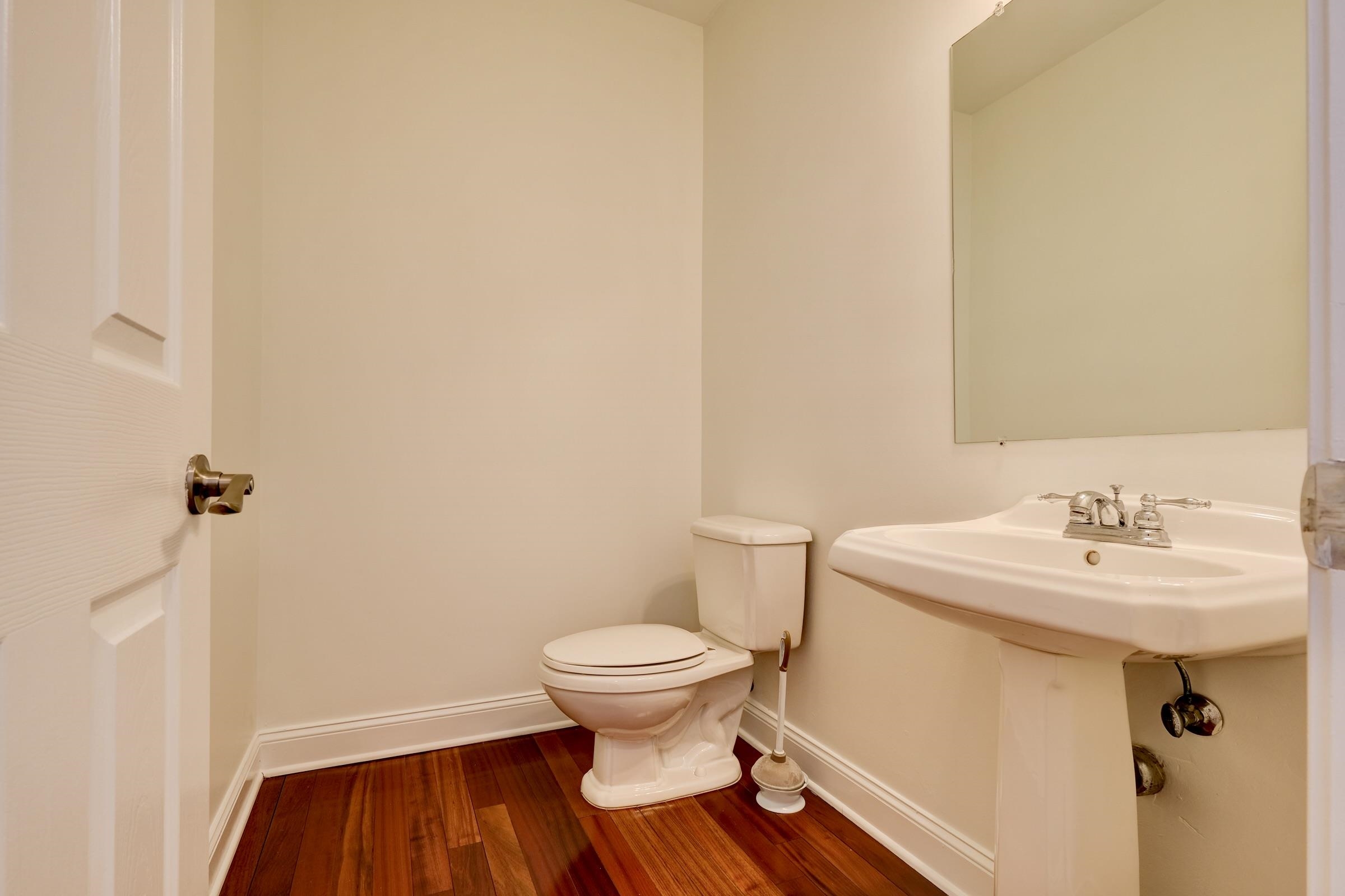 27 Mallard Pl, Secaucus, New Jersey image 12