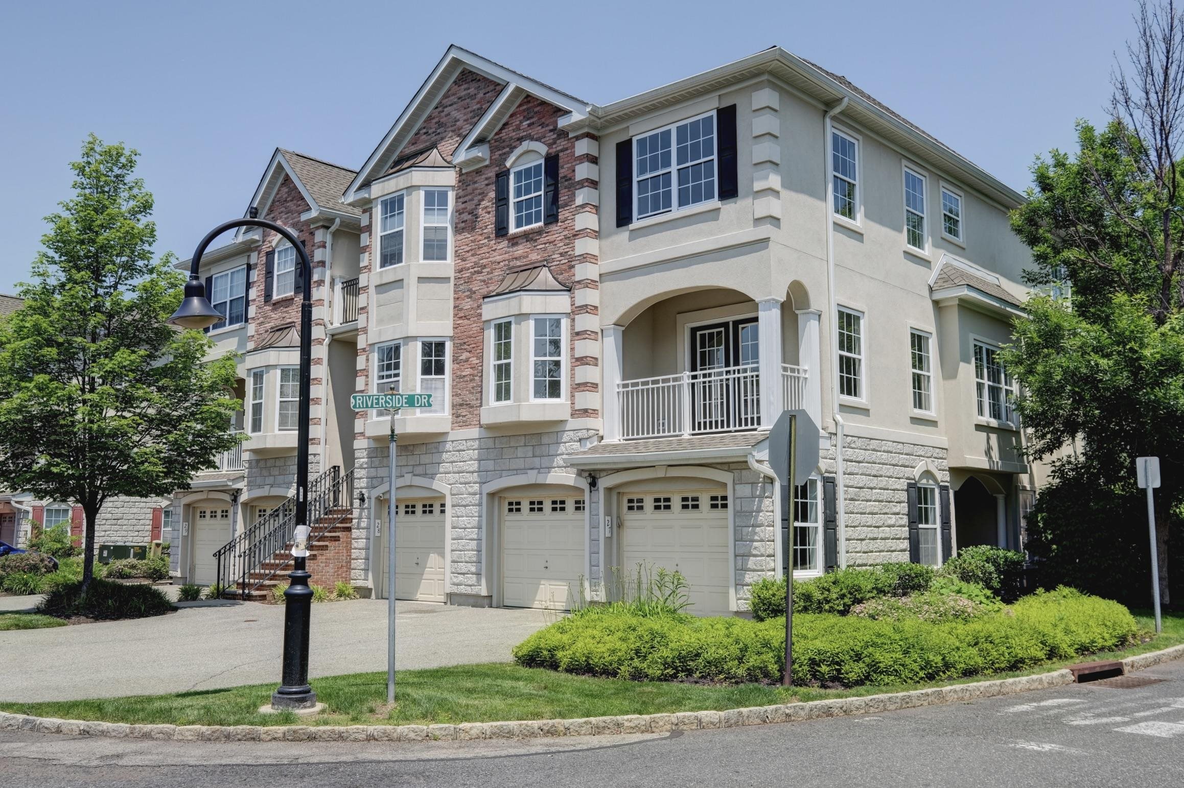 27 Mallard Pl, Secaucus, New Jersey image 42